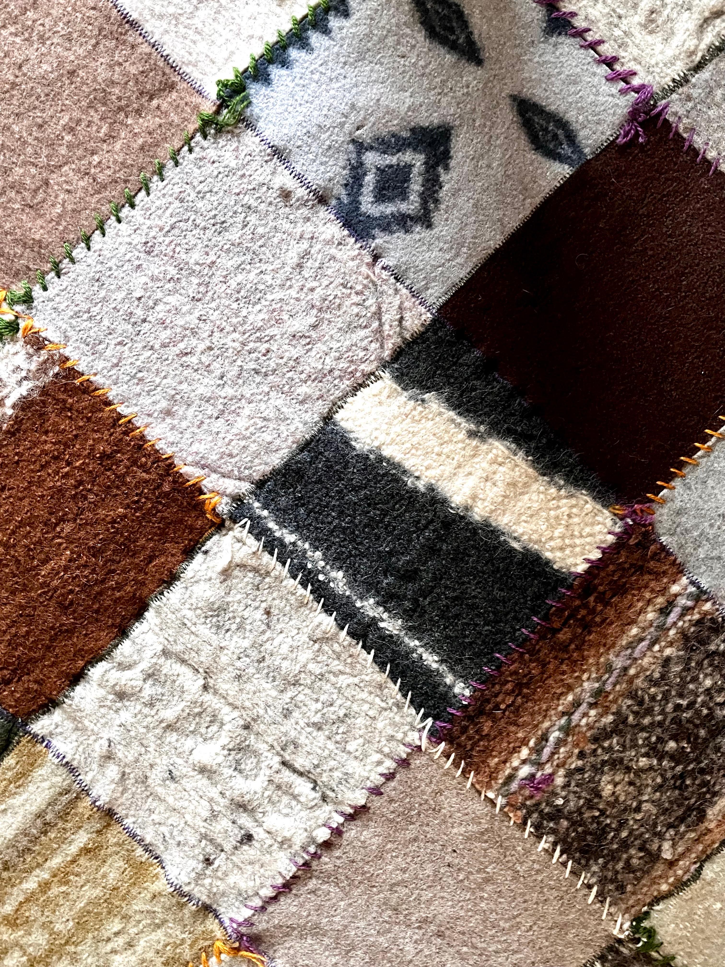 Handgefertigte Wollpullover-Wurfdecke aus recycelter Wolle von Crispina Ffrench, USA im Angebot 3