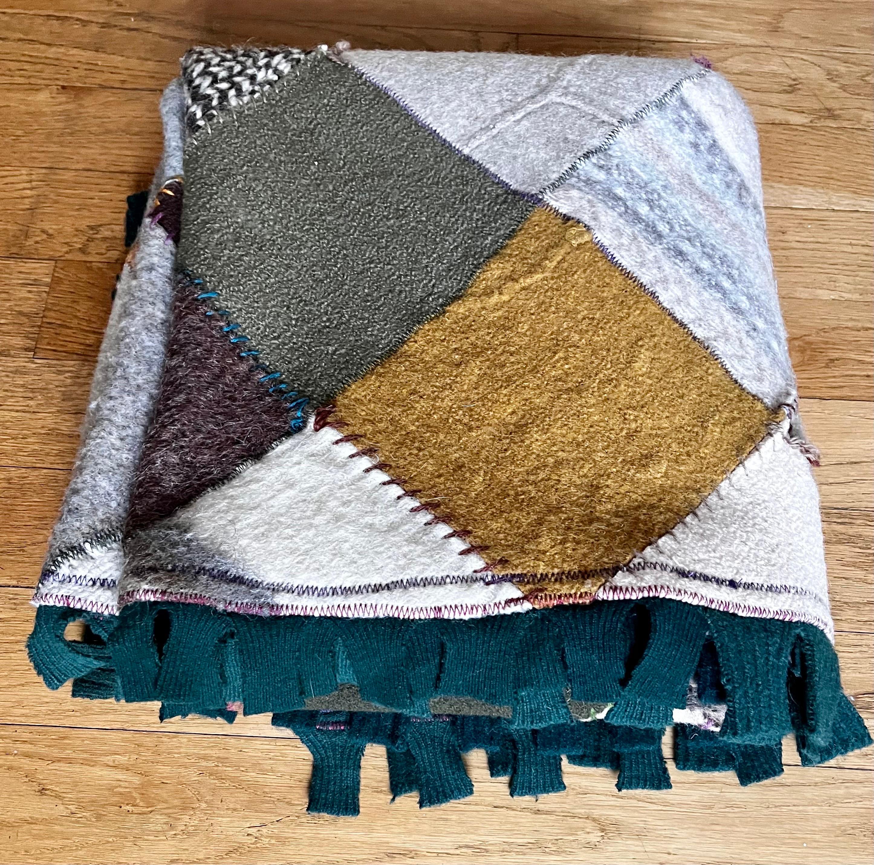 Handgefertigte Wollpullover-Wurfdecke aus recycelter Wolle von Crispina Ffrench, USA im Angebot 7