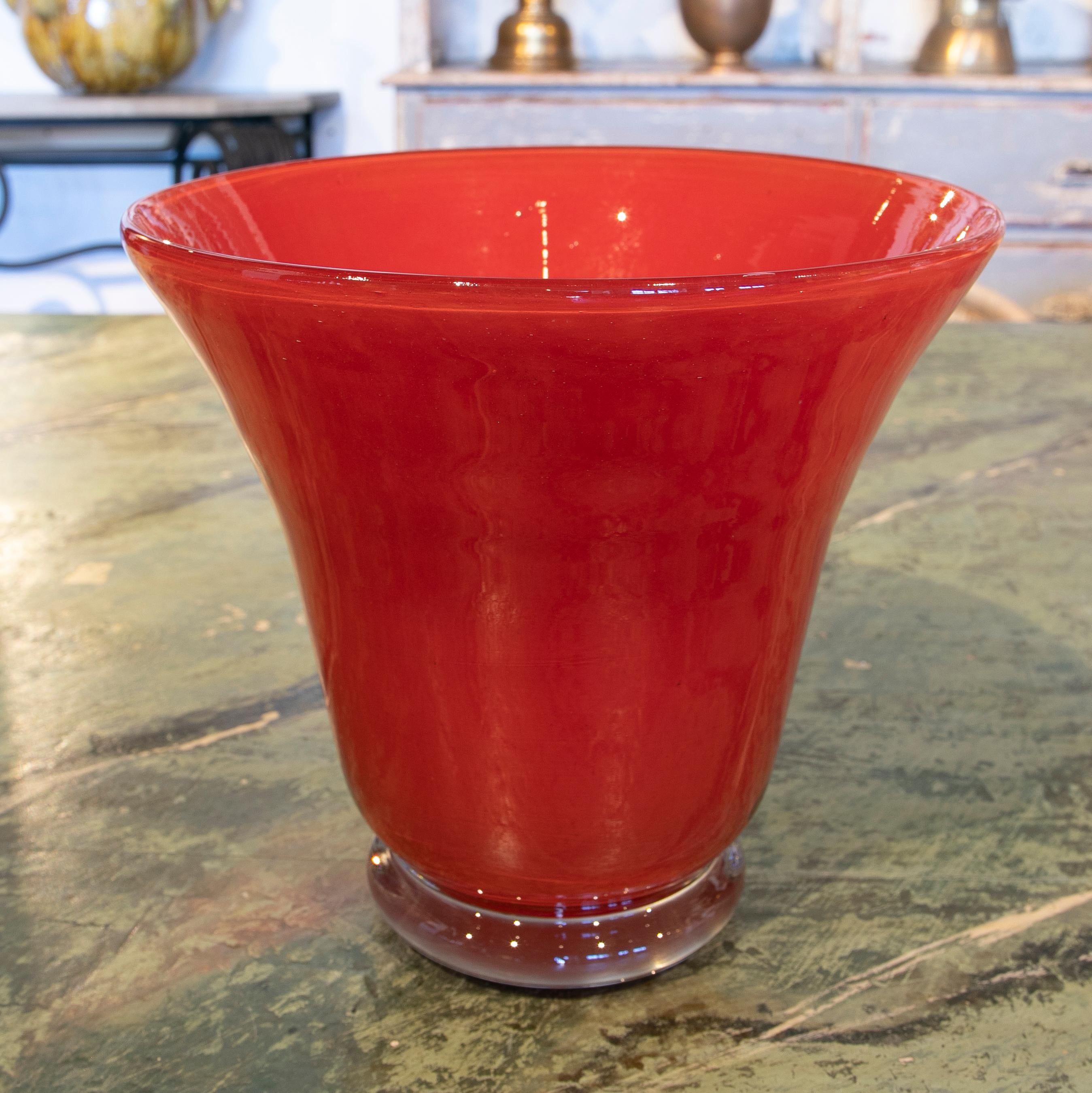 Handmade Red Glass Vase Signed by Henry Dean For Sale 3