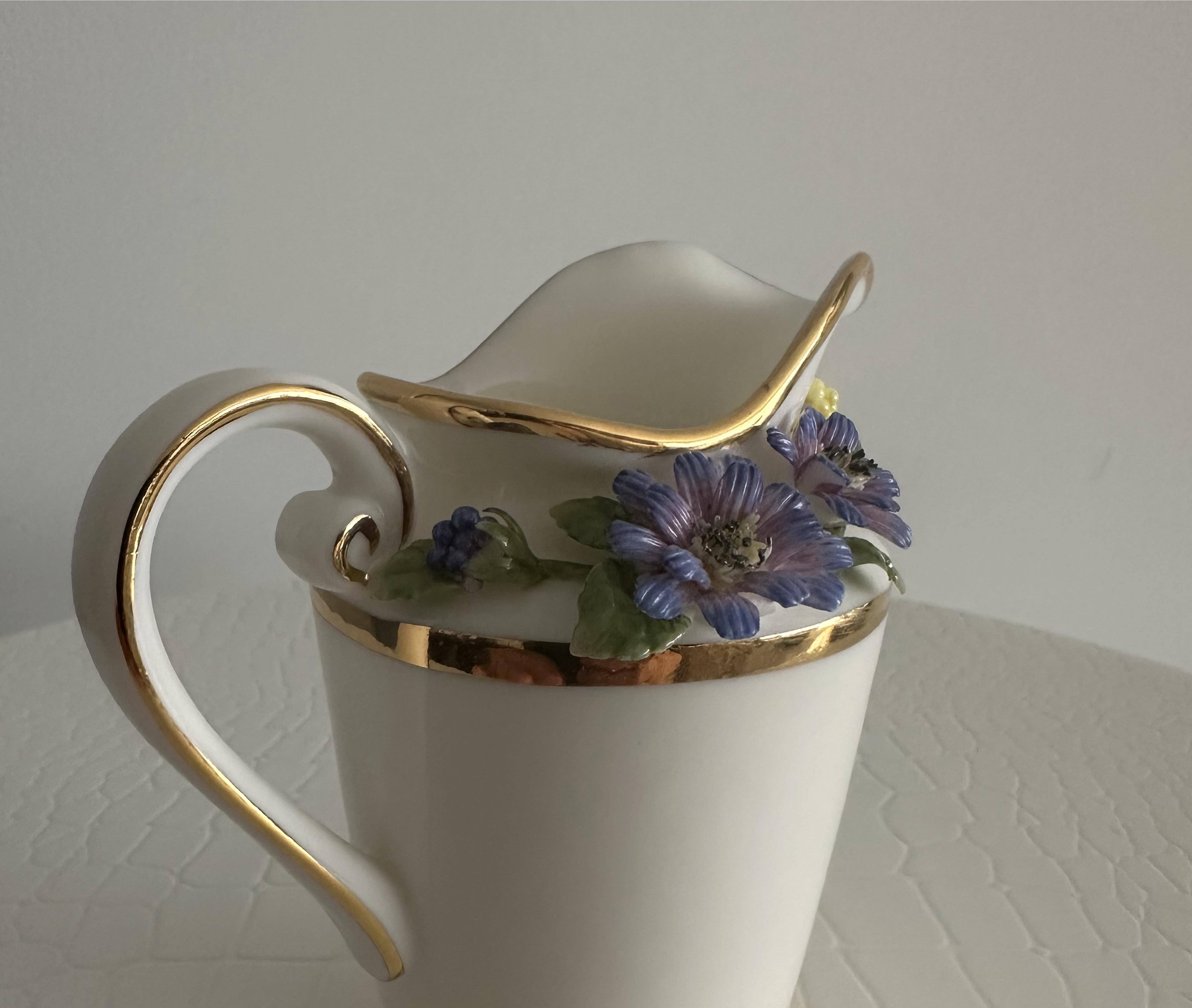 Handgefertigtes Relief Gießen Porzellan Dekorative Brombeeren Design Milchkännchen im Angebot 2