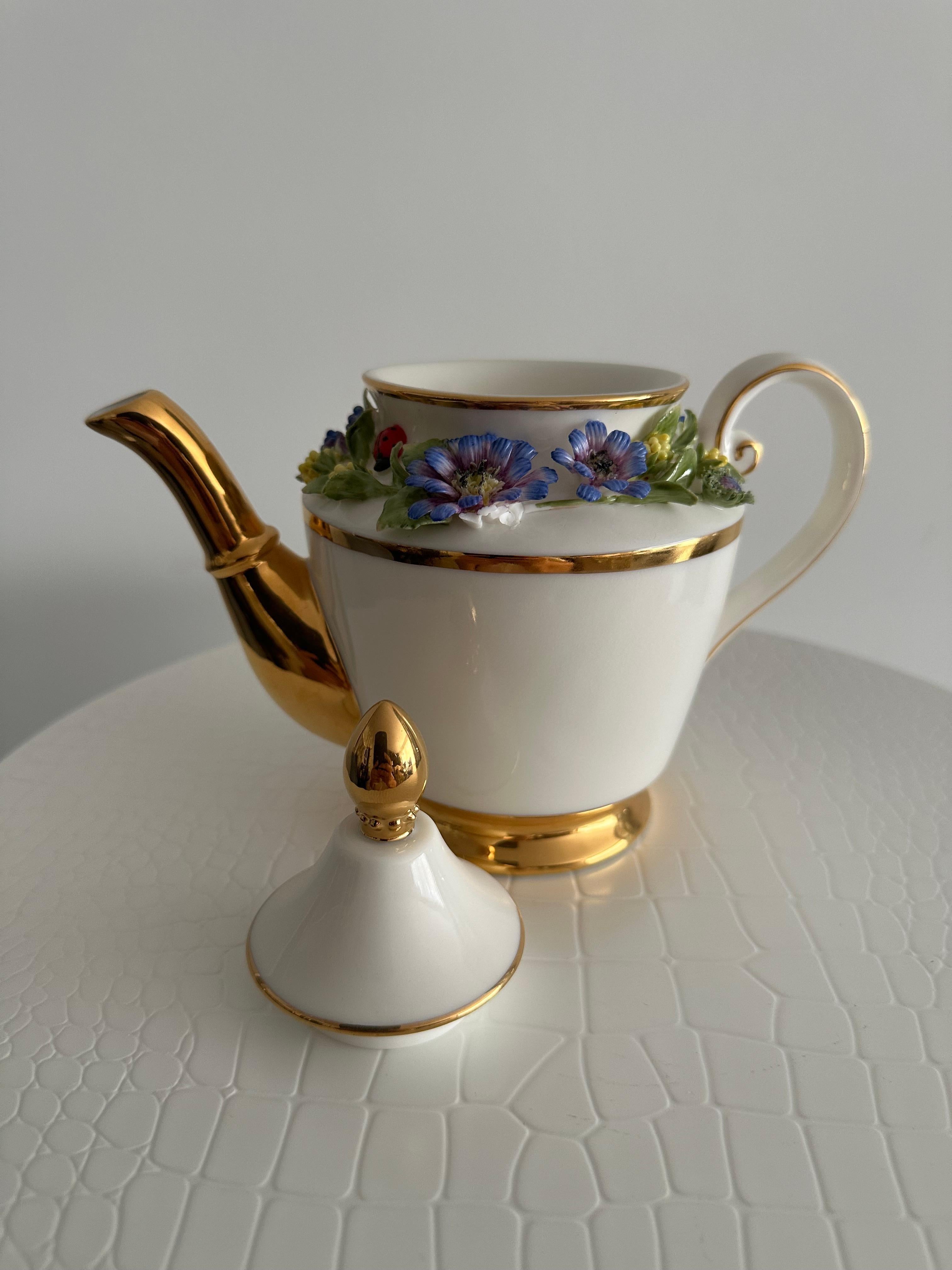 Handgefertigtes Relief Gießen Porzellan Dekorative Brombeeren Design Topf im Angebot 5