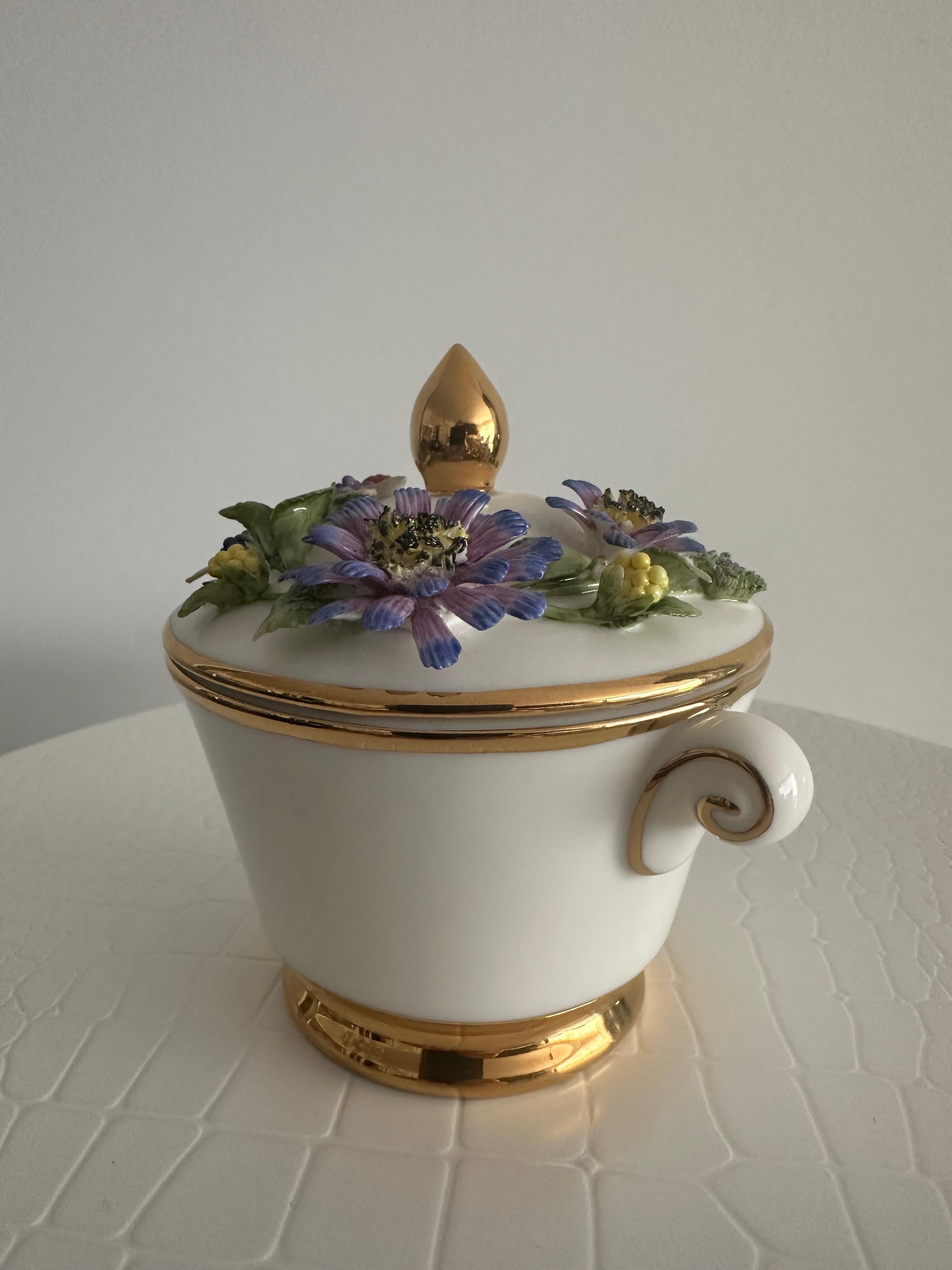 Handgefertigte Relief Gießen Porzellan Dekorative Brombeeren Design Zuckerdose (Romantik) im Angebot