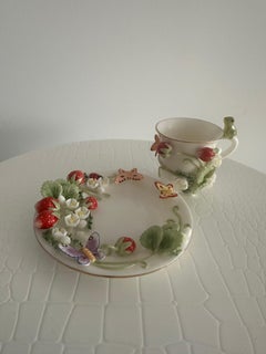 Handmade Relief Moulding Porcelain Decorative Wild Strawberries Design Cup Set