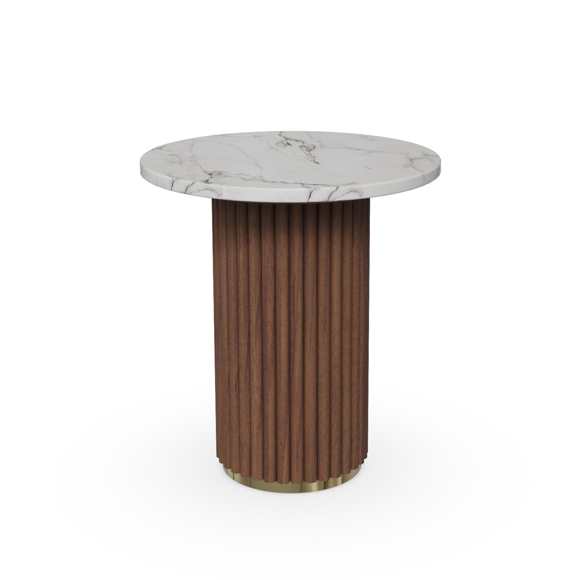Table d'appoint Roland faite main en noyer cannelé et marbre Estremoz par Nolita Harbour