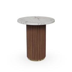 Table d'appoint Roland faite main en noyer cannelé et marbre Estremoz par Nolita Harbour