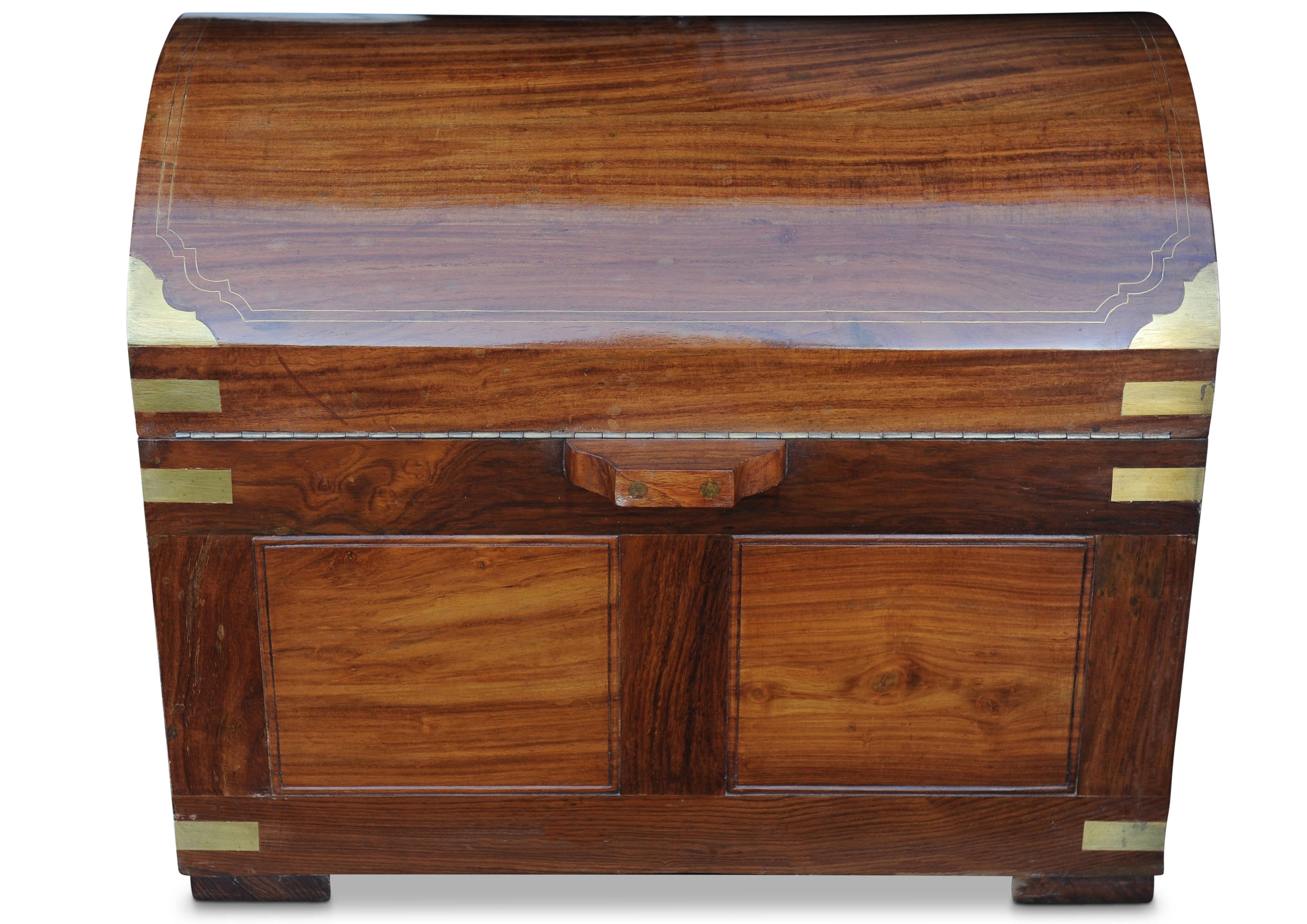 Cassapanca a due cassetti in legno duro e ottone lucidato a mano, di origine francese in vendita 4