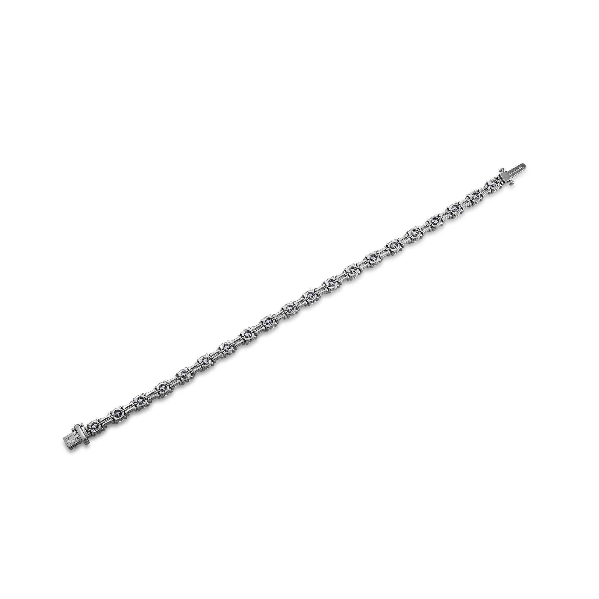 Handgefertigtes Armband mit rundem Baguettediamanten und Platinlinie (Zeitgenössisch) im Angebot