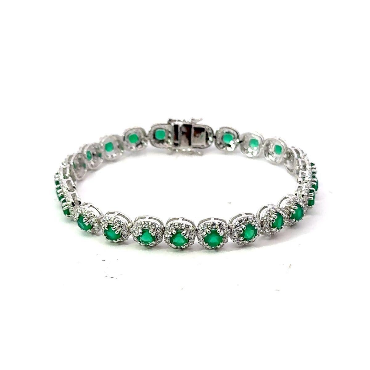 Handmade Round Cut Emerald Tennis Bracelet in 925 Silver Bracelet for Graduate For Sale 2