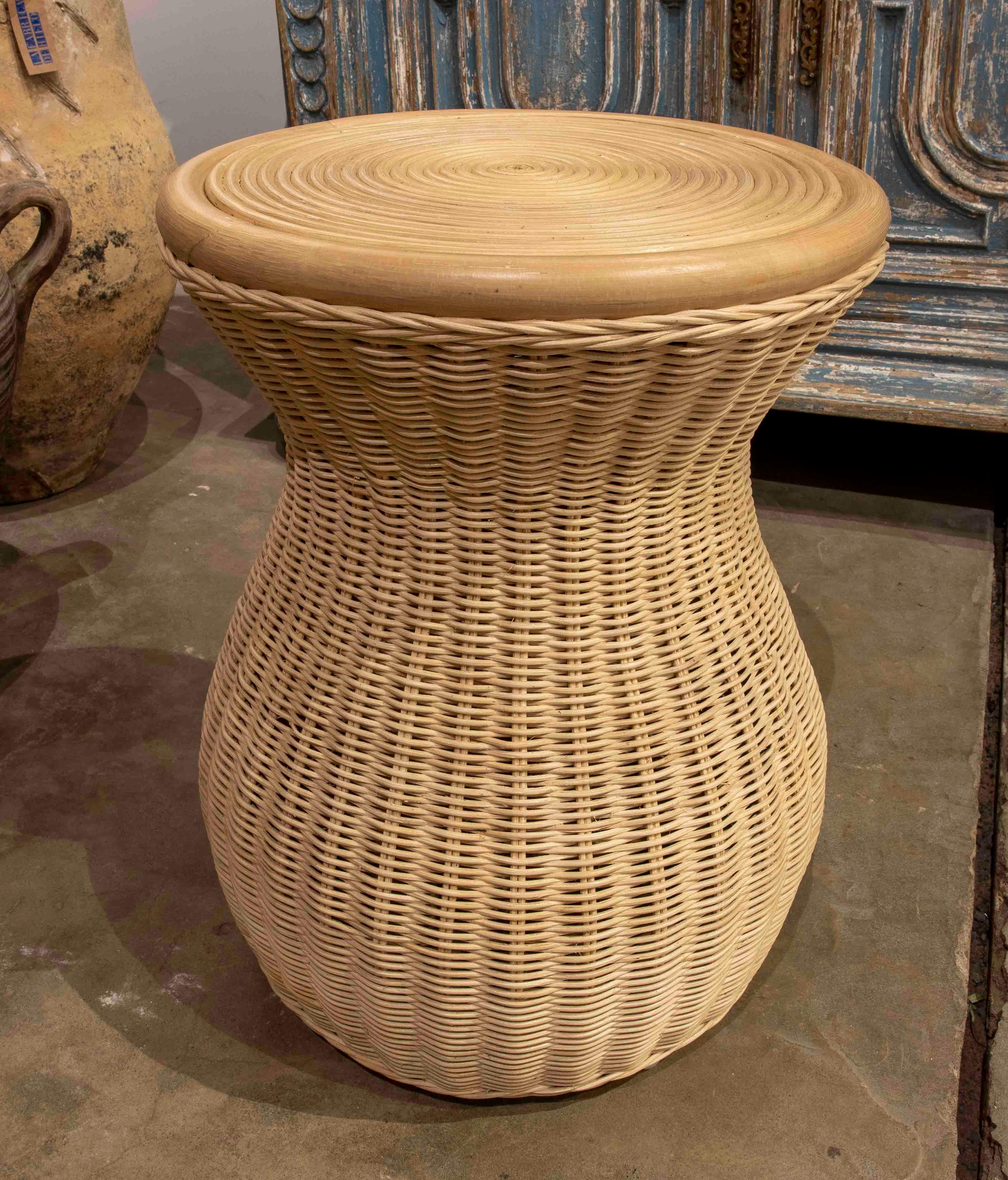 round rattan stool