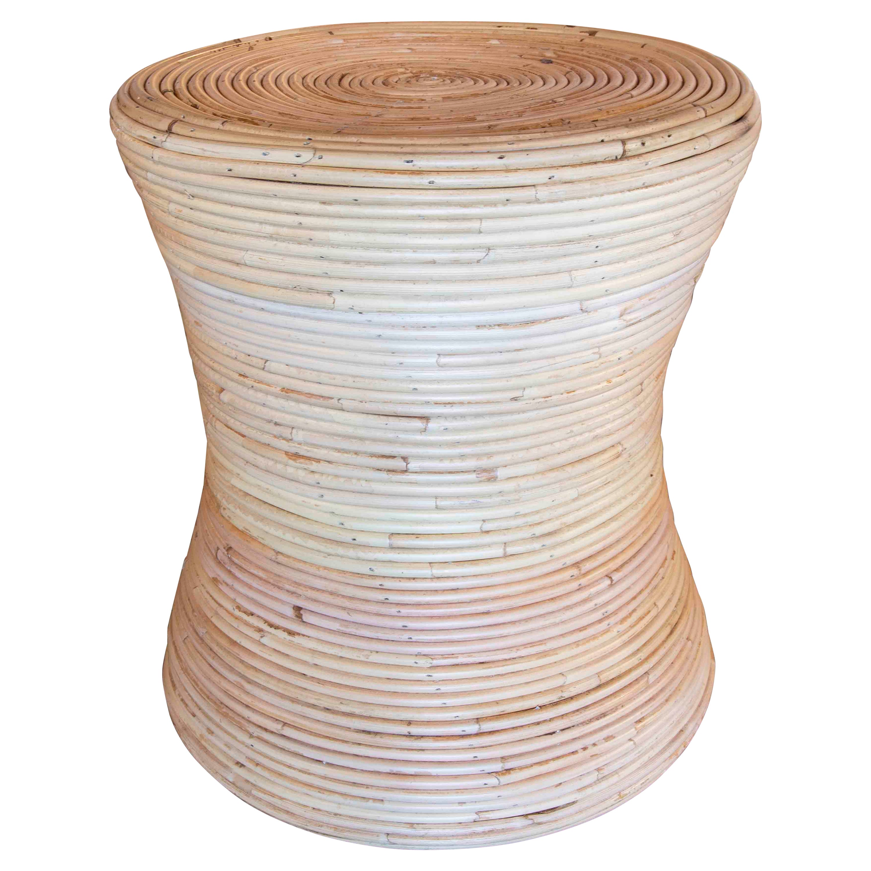 Handgefertigter runder Rattanhocker