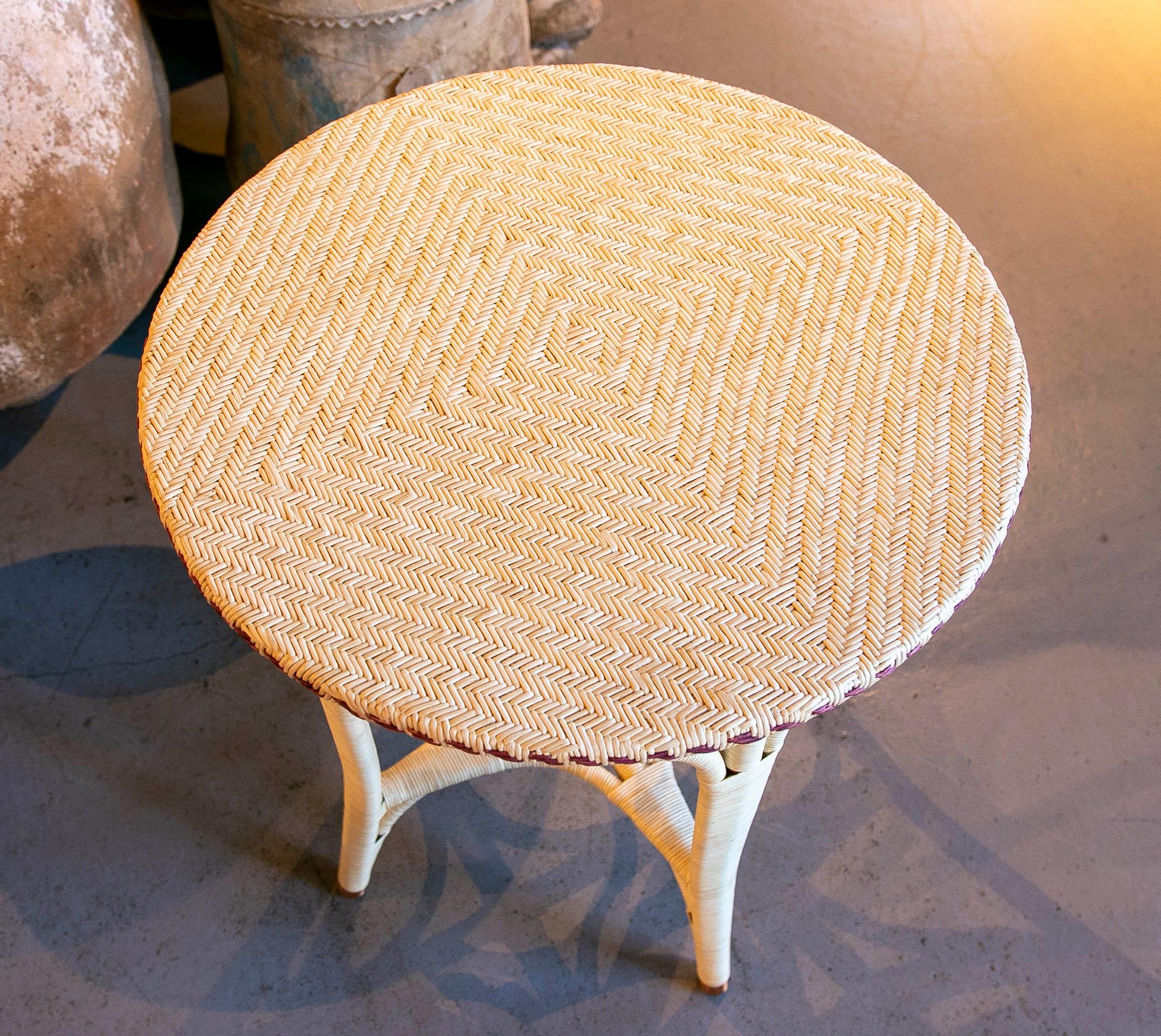 Handmade Round Wicker Side Table with brown Border  For Sale 5