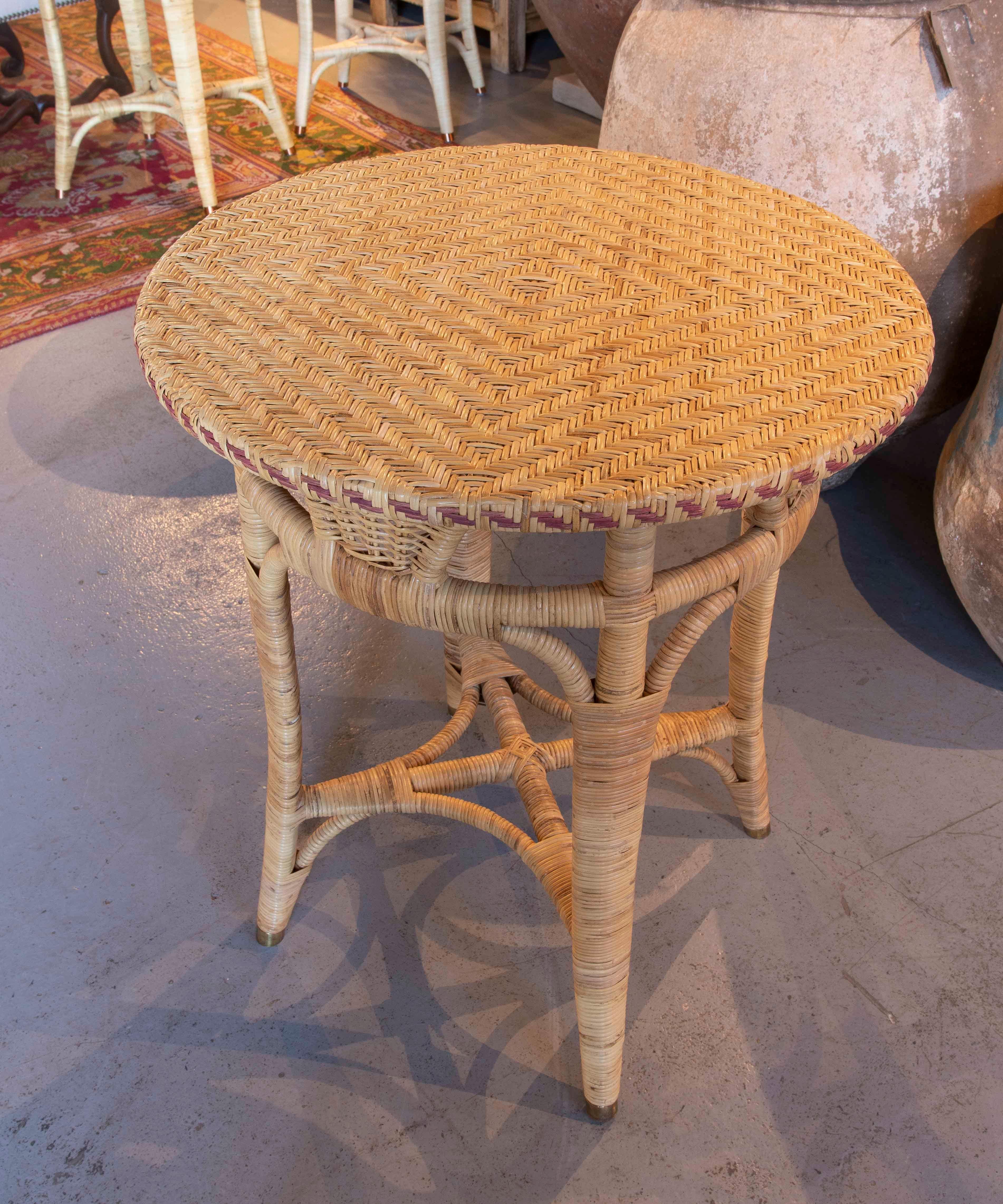 Handmade Round Wicker Side Table with brown Border  For Sale 1