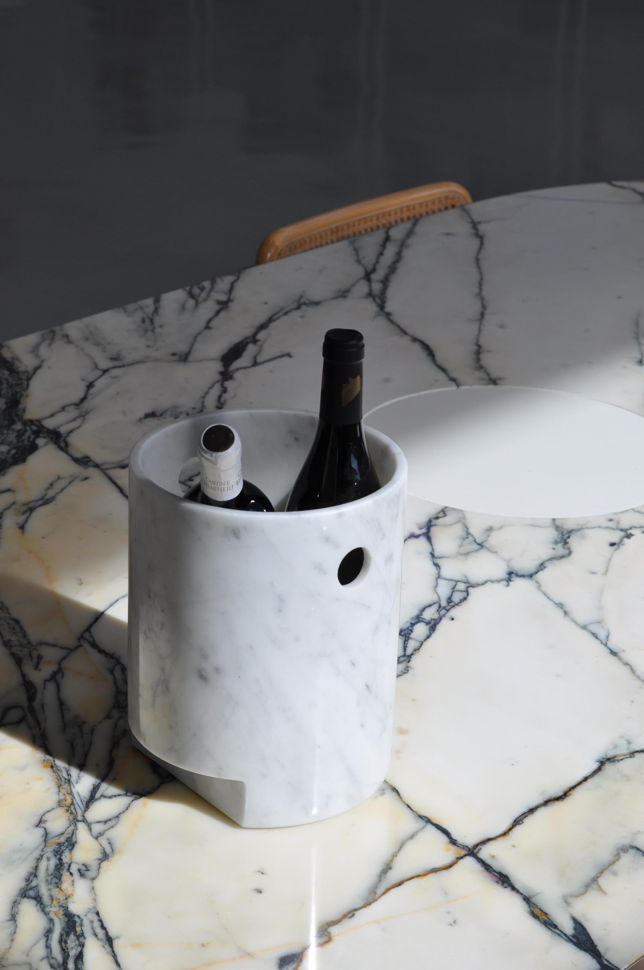 Italian Handmade Rounded Face Glacette in White Carrara Marble For Sale