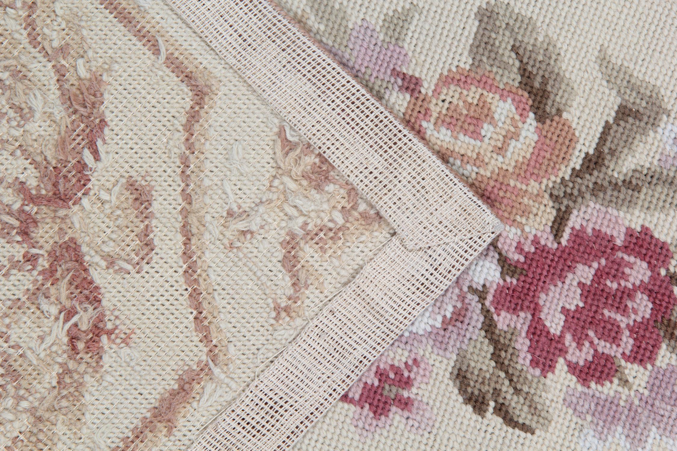 Handmade Rug Beige Aubusson Rugs Floral Medallion, Needlepoint Flat-Weave Rug In Excellent Condition In Hampshire, GB