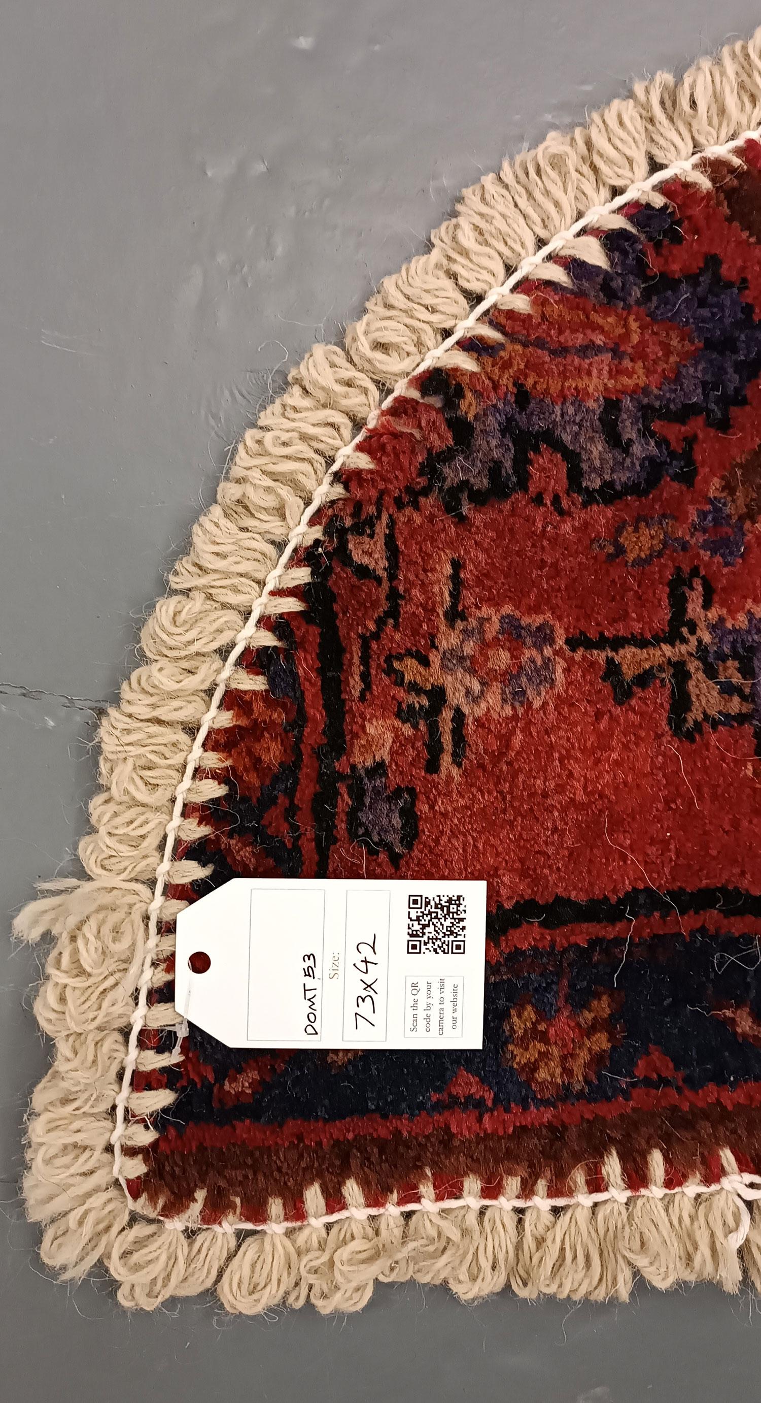 Handmade Rug Doormat Oriental Rug Half Circular Interior Carpet Mat Entrance Way In Excellent Condition For Sale In Wembley, GB