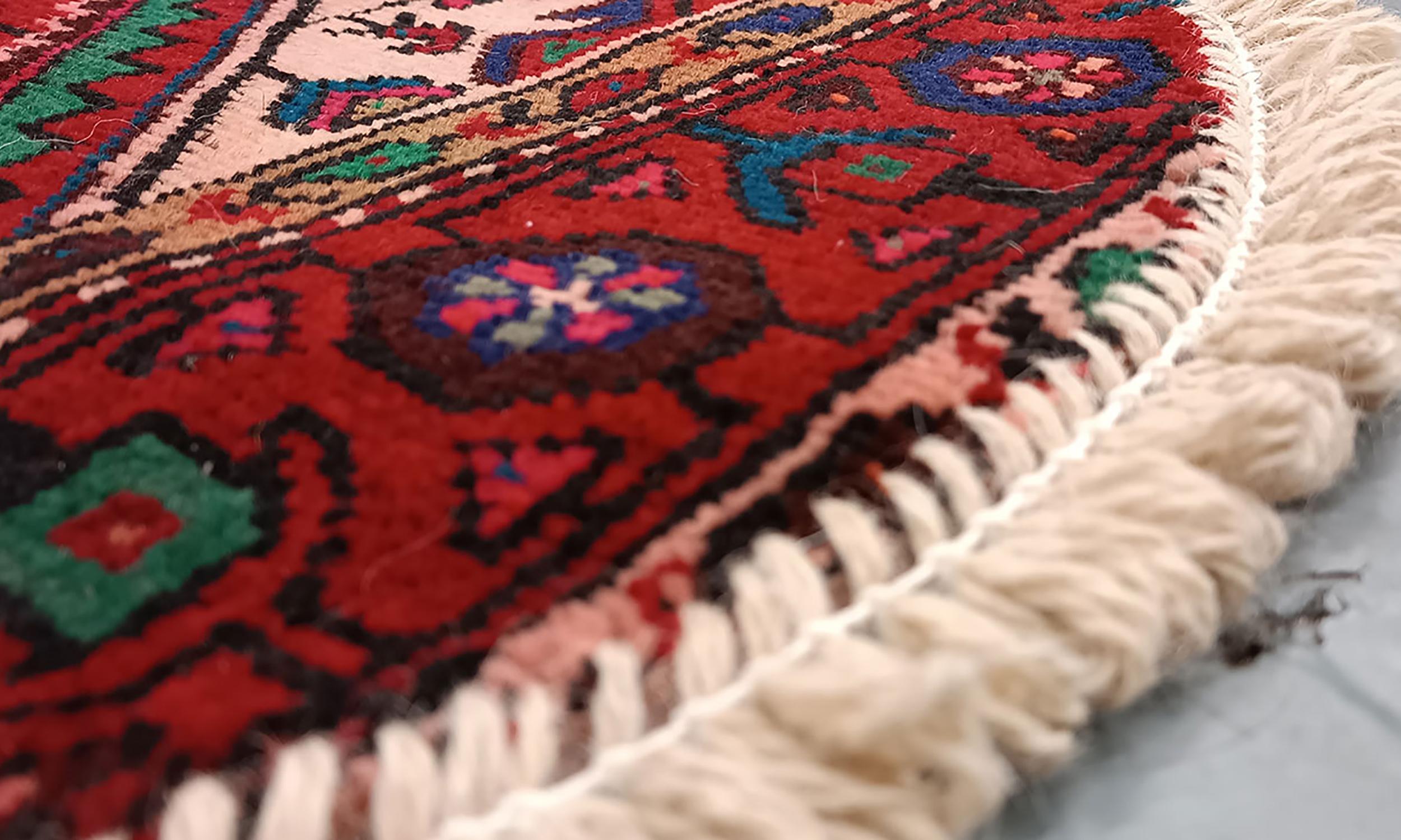 Handmade Rug Doormat Oriental Rug Semi Circular Interior Carpet Mat Entrance Way In Excellent Condition For Sale In Wembley, GB