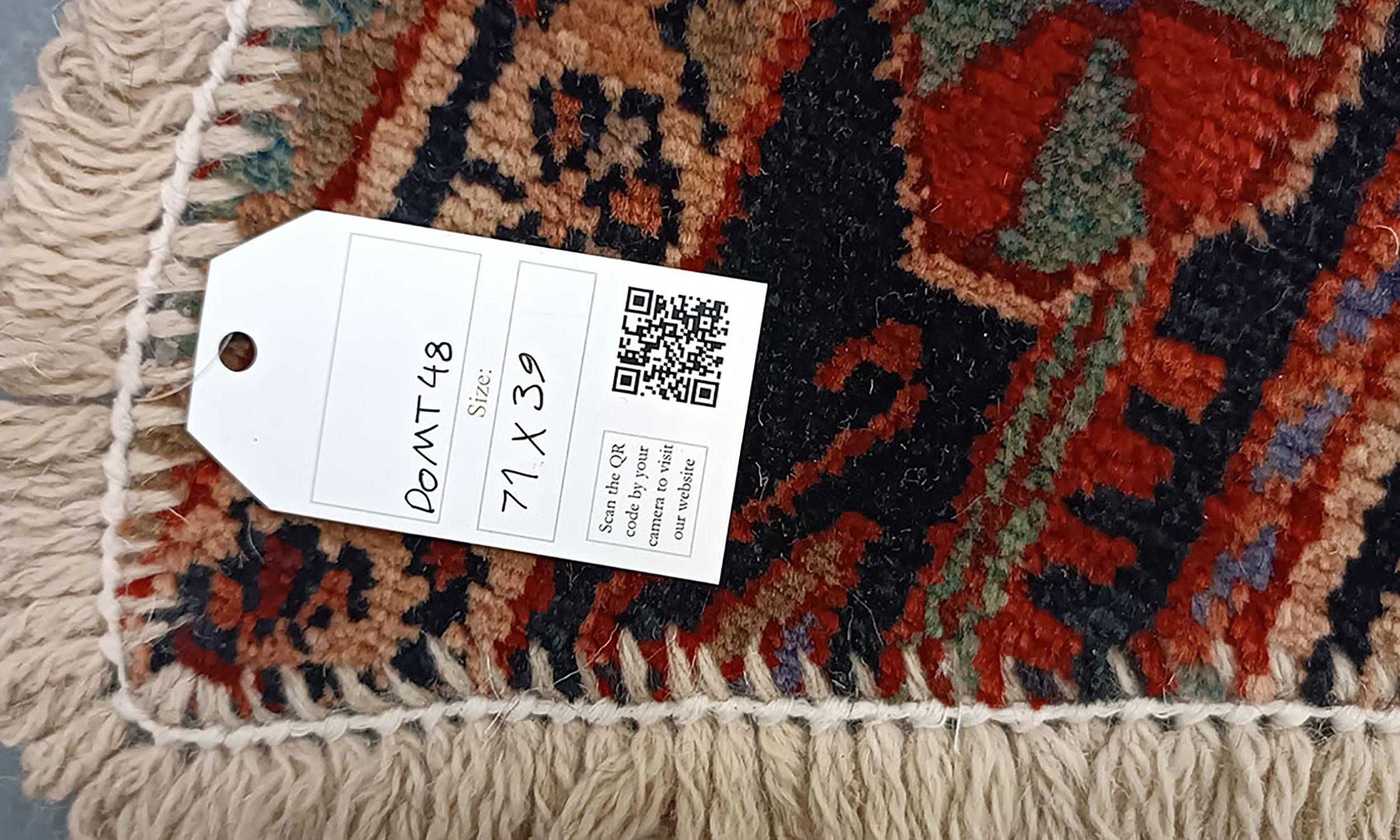 Handmade Rug Doormat Oriental Rug Semi Circular Interior Carpet Mat Entrance Way In Excellent Condition For Sale In Wembley, GB