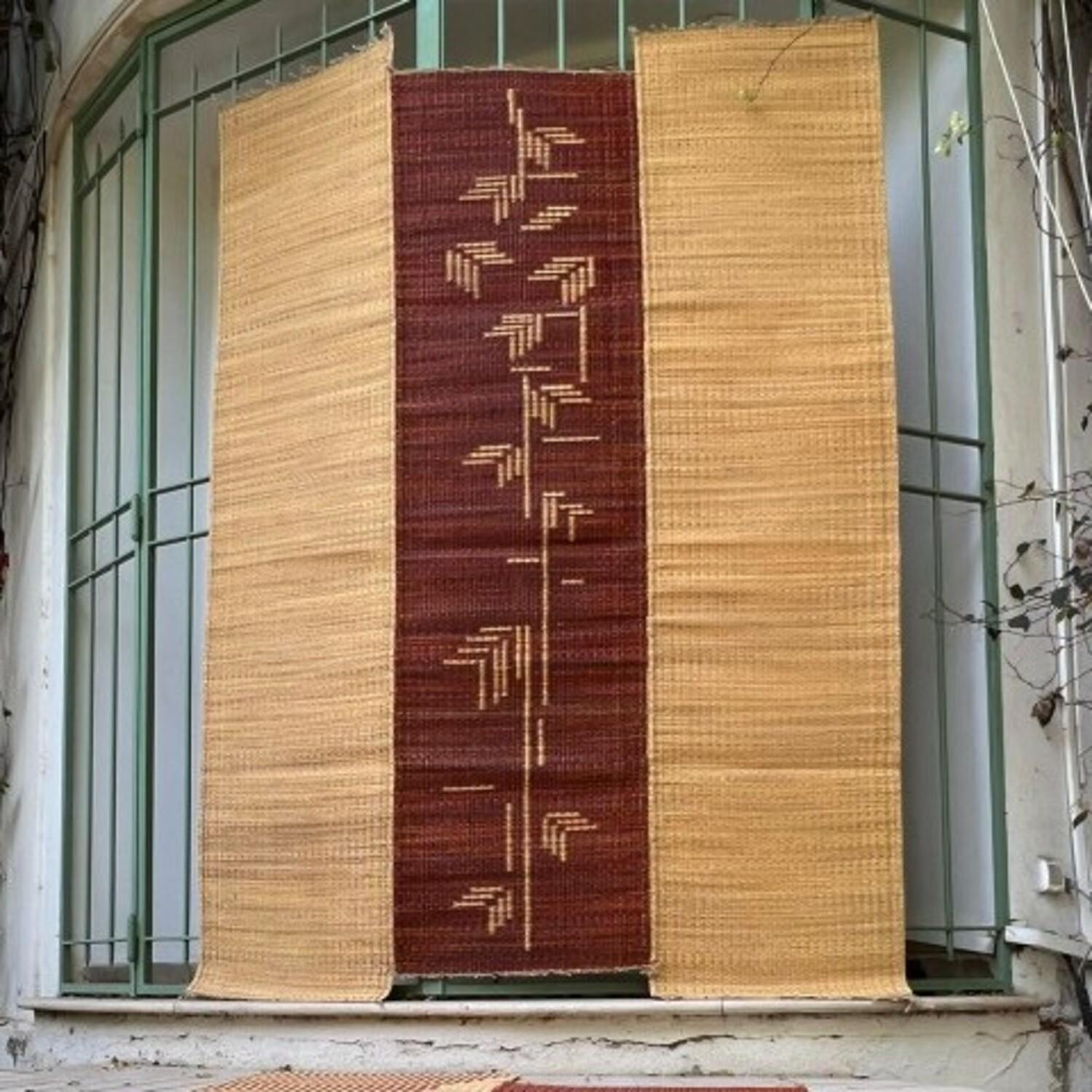 Handmade Rug in Natural Fiber for Sophisticated Home Decor l La Fibre Artisanale For Sale 1