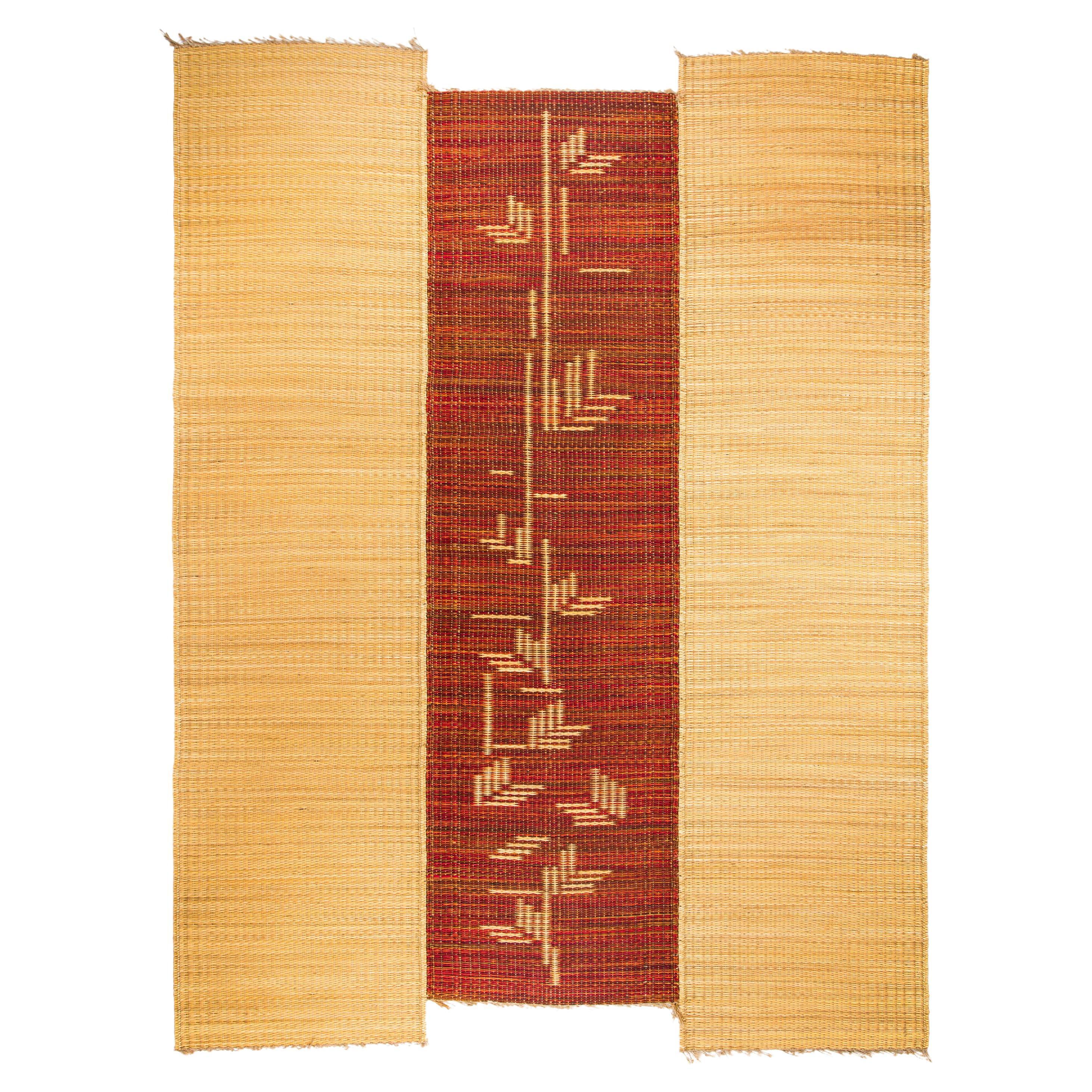 Handmade Rug in Natural Fiber for Sophisticated Home Decor l La Fibre Artisanale For Sale