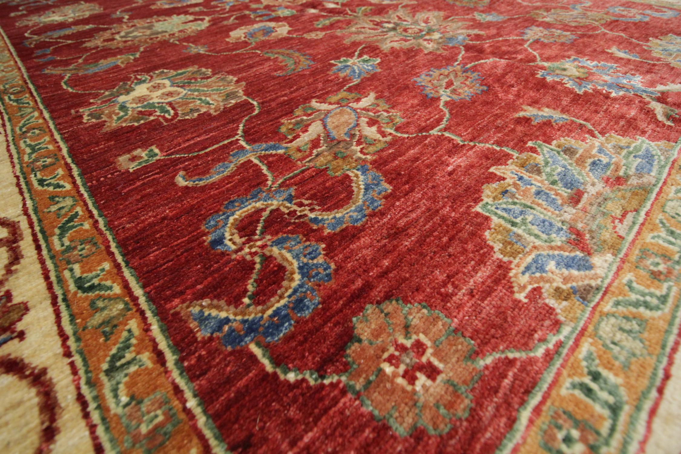 Handmade Rug Traditional Floral Ziegler Style Carpet Living Room Rugs for Sale In Excellent Condition In Hampshire, GB