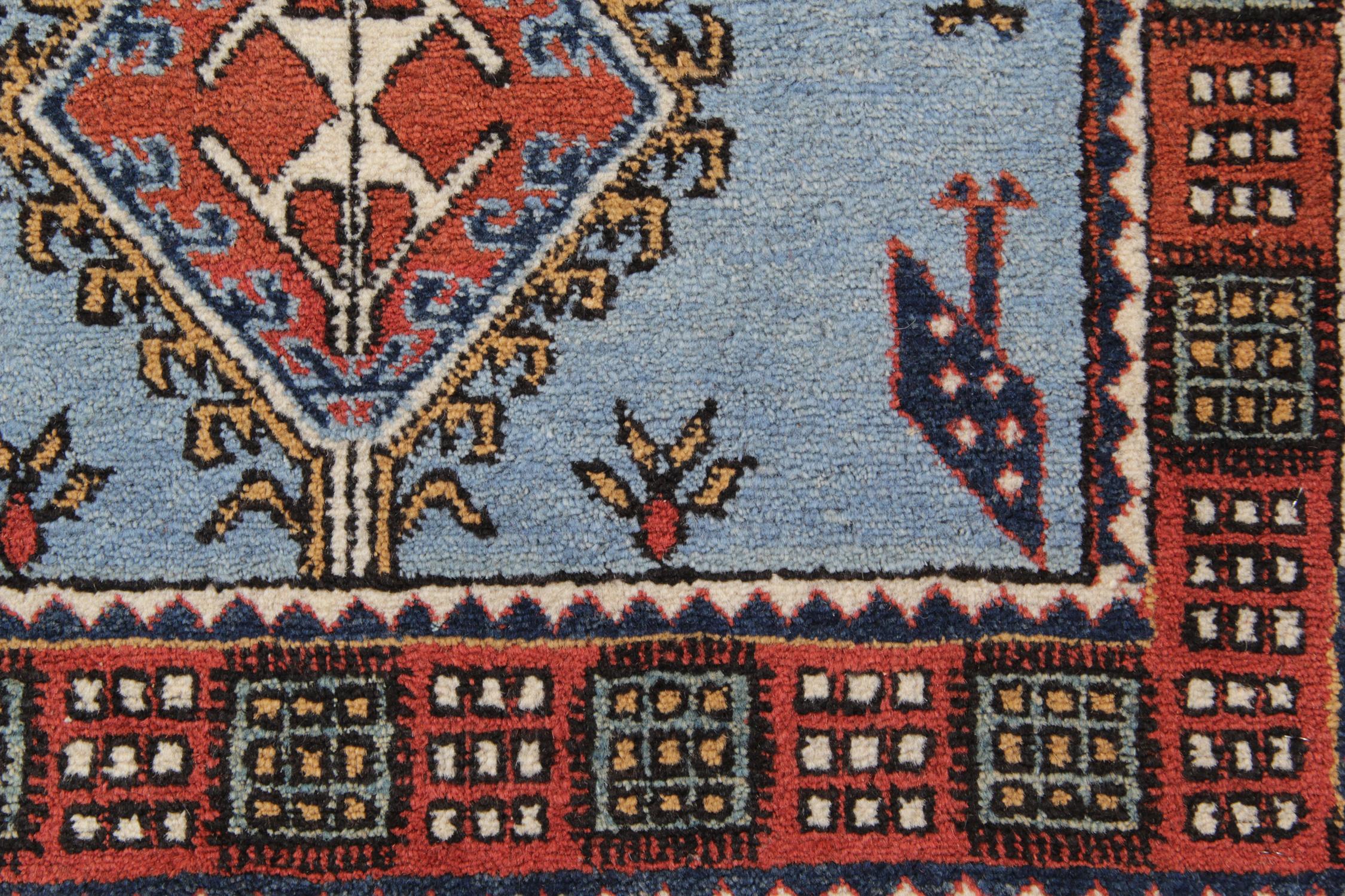 Handmade Rugs Blue Runners and Rugs Oriental Carpets Area Rug In Excellent Condition For Sale In Hampshire, GB