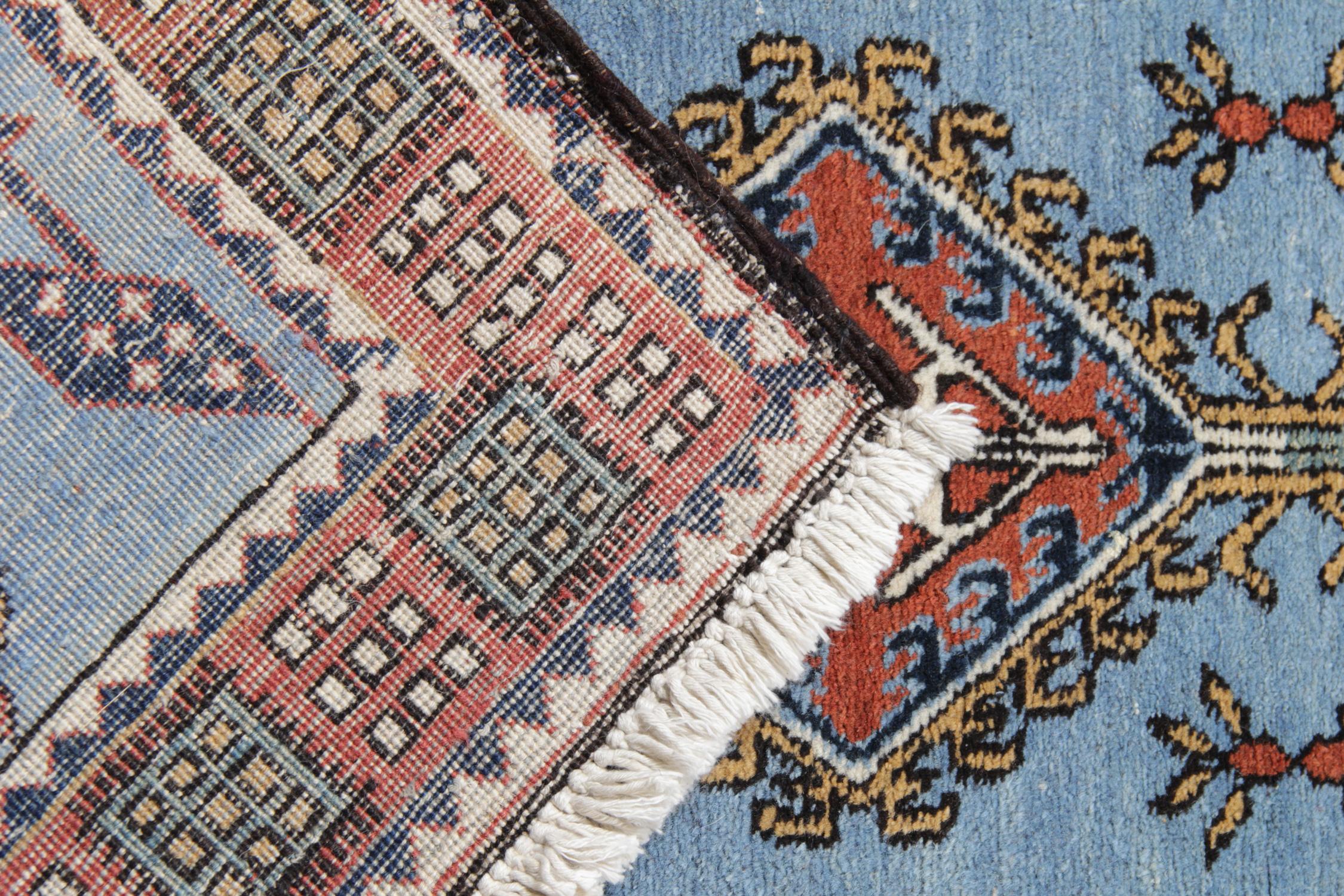 Handgefertigte Teppiche Blau Läufer und Teppiche Orientalische Teppiche (20. Jahrhundert) im Angebot