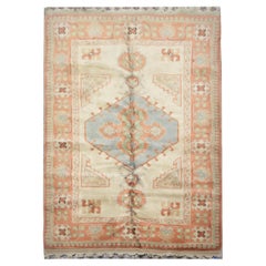 Handgefertigter Rustikaler Vintage Türkischer Teppich, Beige
Blau Geometrischer Teppich 220 x 145 cm