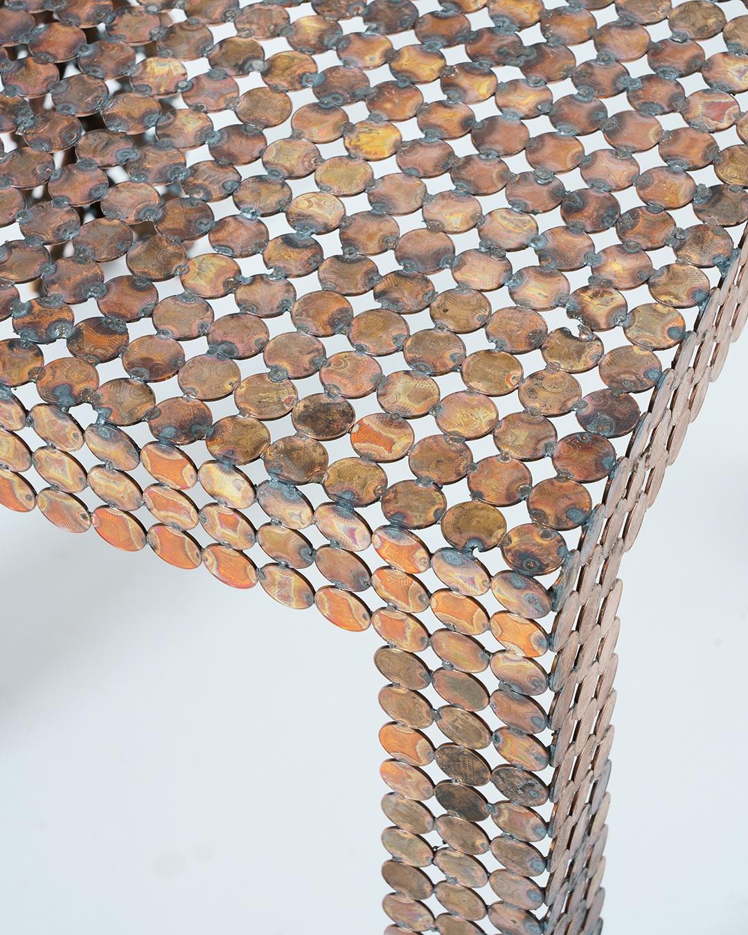 XXIe siècle et contemporain Chaise sculpturale faite à la main avec 5 cents pièces de Cristian Herrera en vente