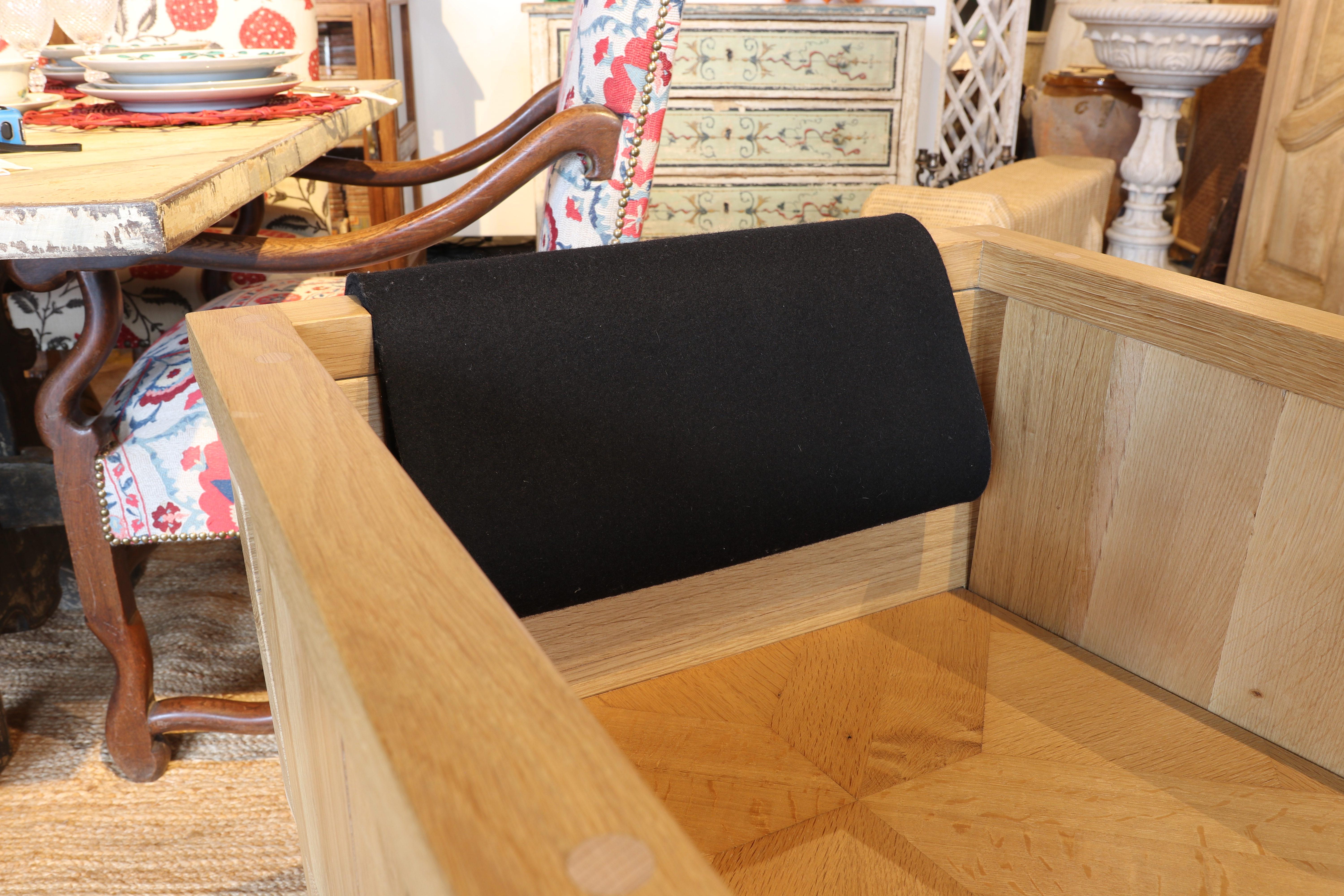 Handmade Sculpture oak Design Chair with Felt Backing For Sale 2