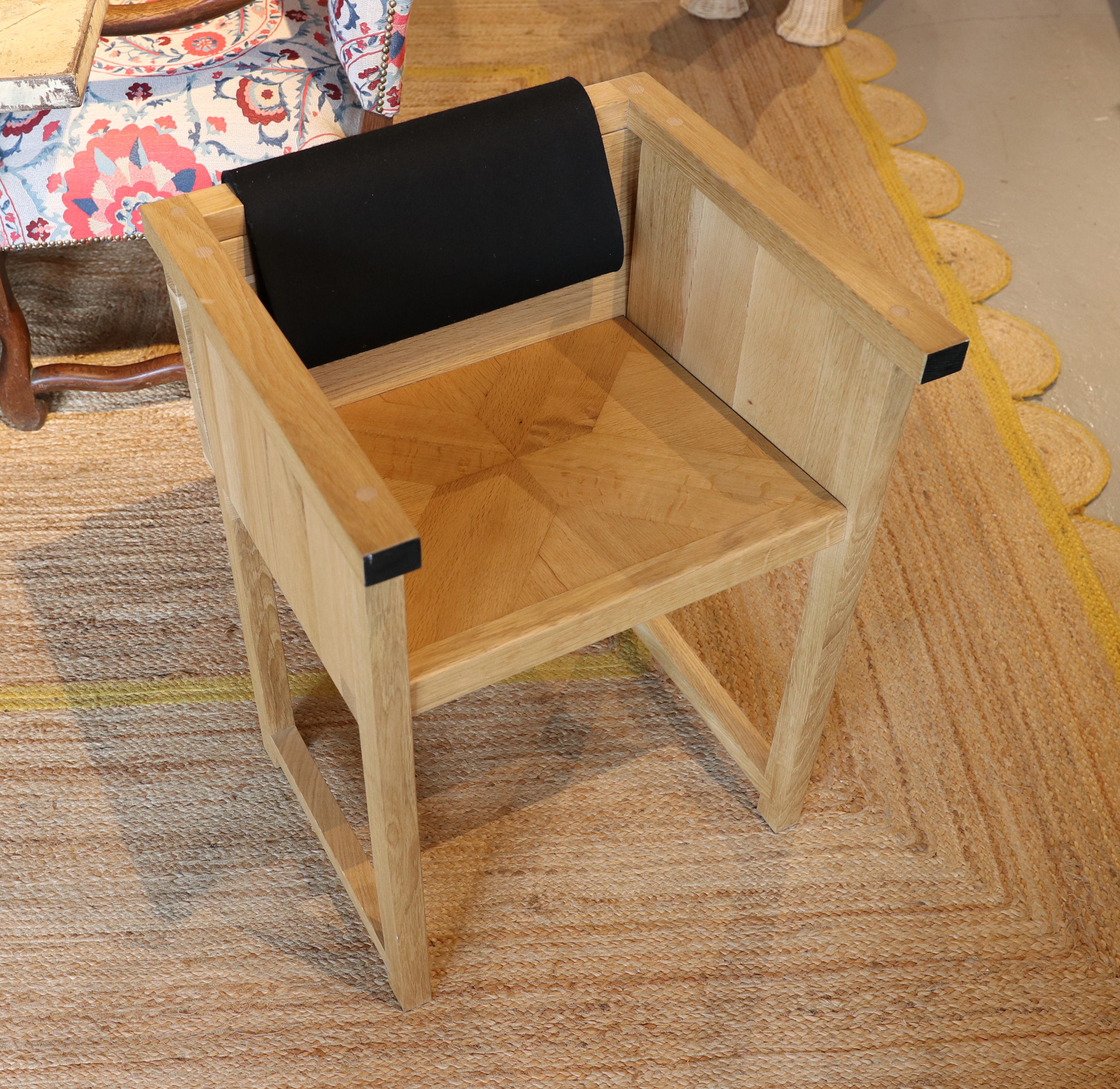 Handmade Sculpture oak Design Chair with Felt Backing For Sale 3