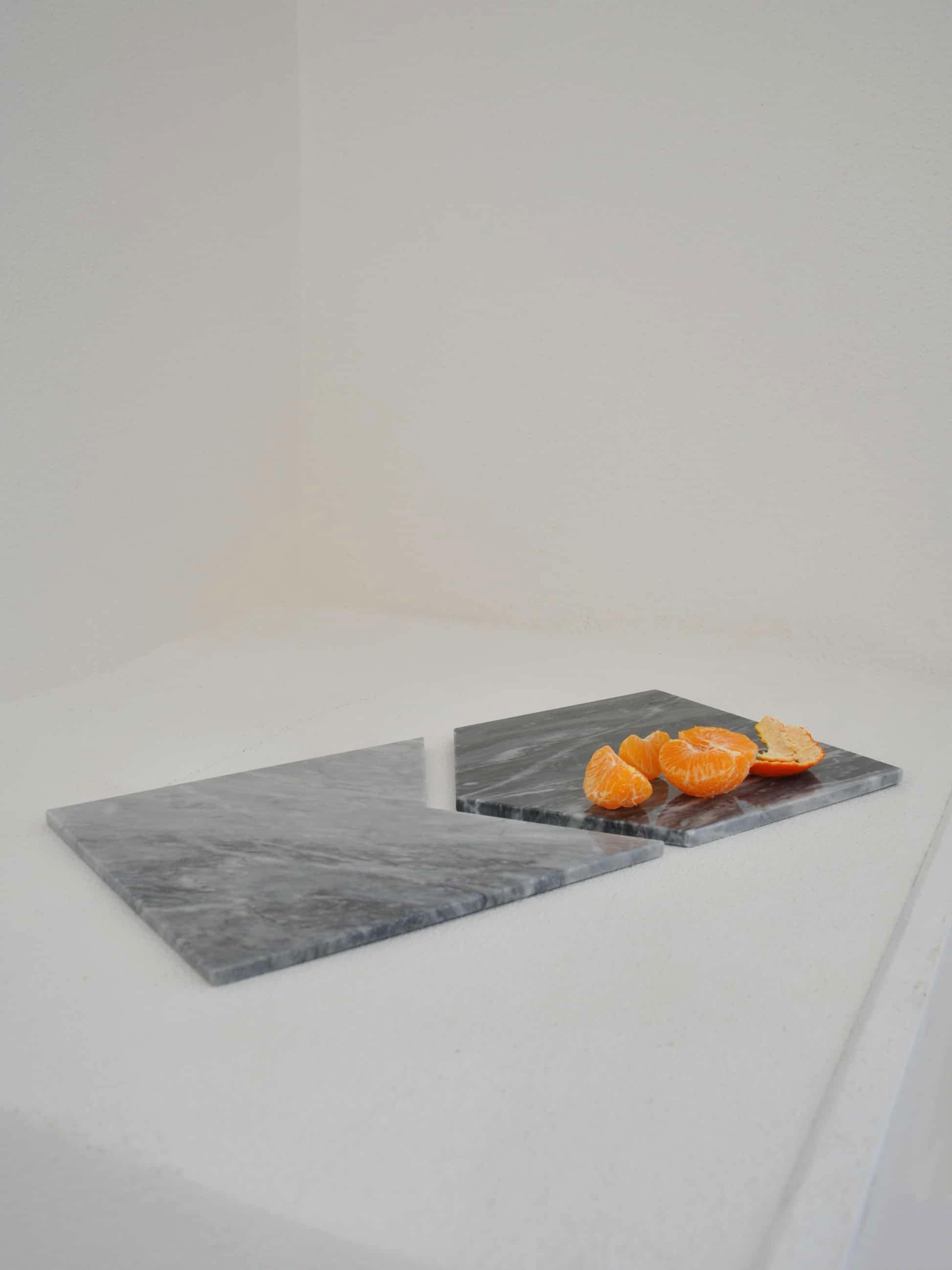 Contemporary Handmade Set of 2 Snap-Fit Platters in White Carrara and Grey Bardiglio Marble For Sale