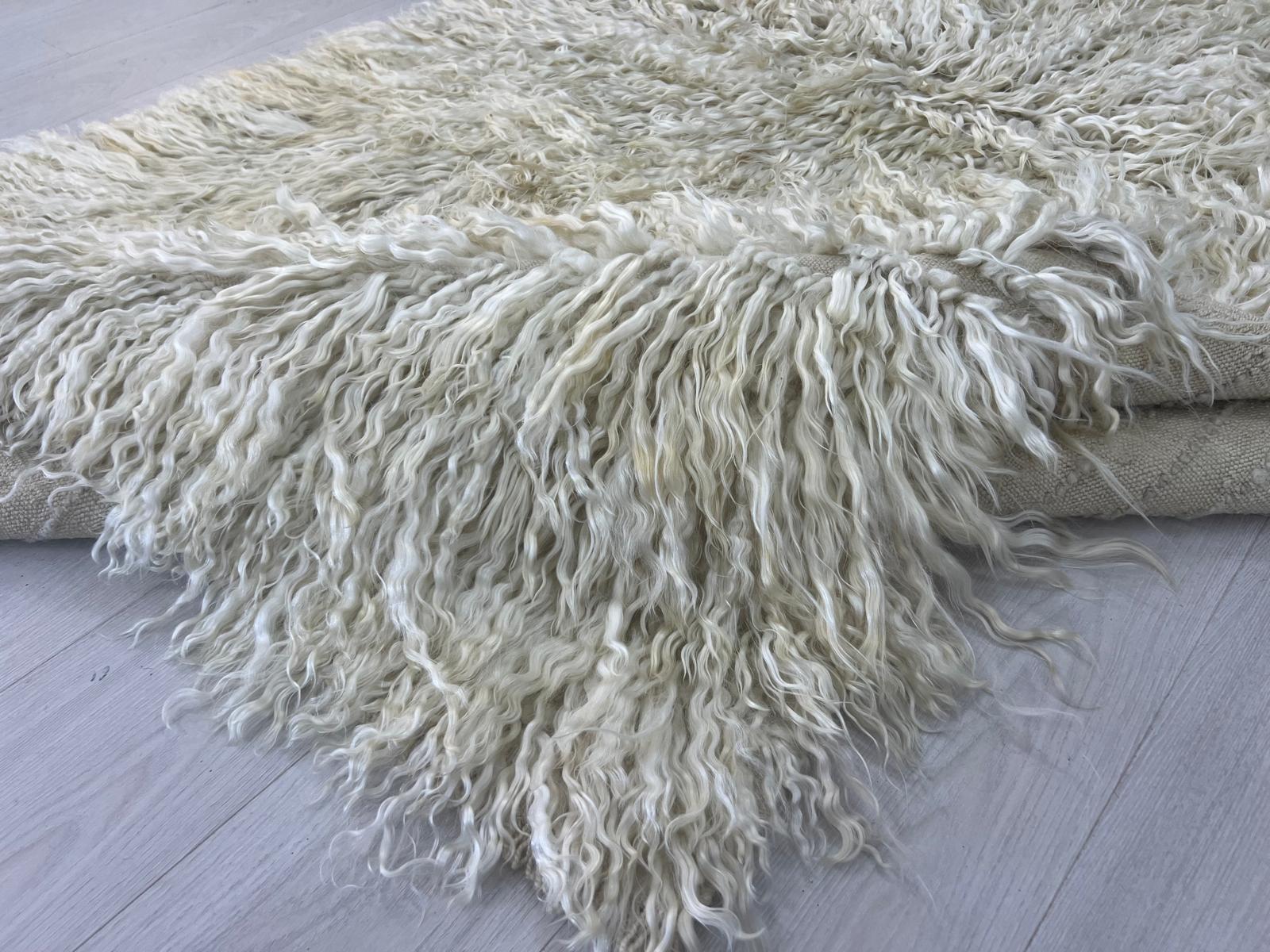 Alfombra Shag Pile Mohair. De lana de mohair natural sin teñir. Opciones personalizadas disponibles. en venta 4