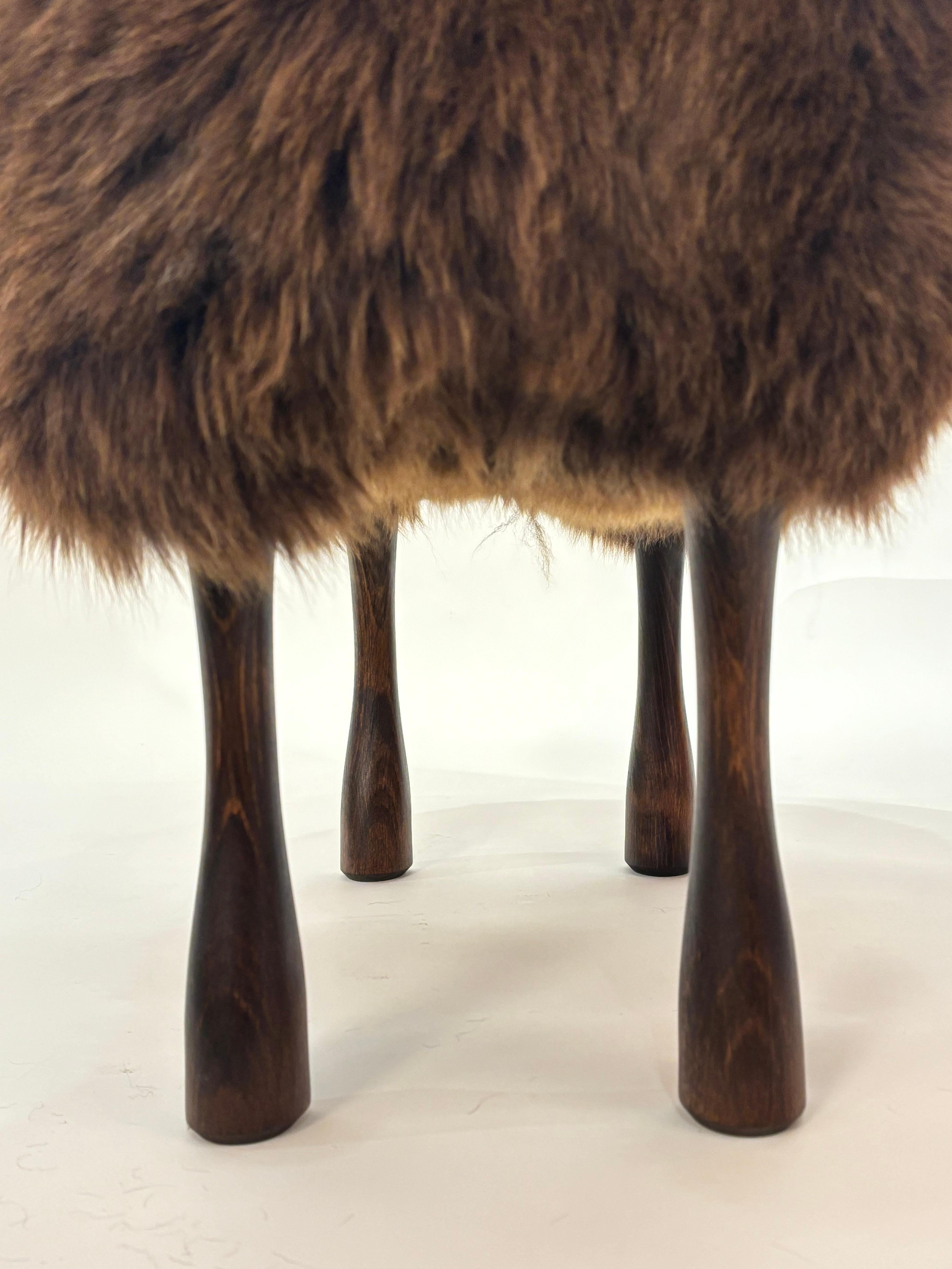 Handmade sheep in brown fur and teak wood by Hans Peter Krafft, Meier Germany. en vente 5