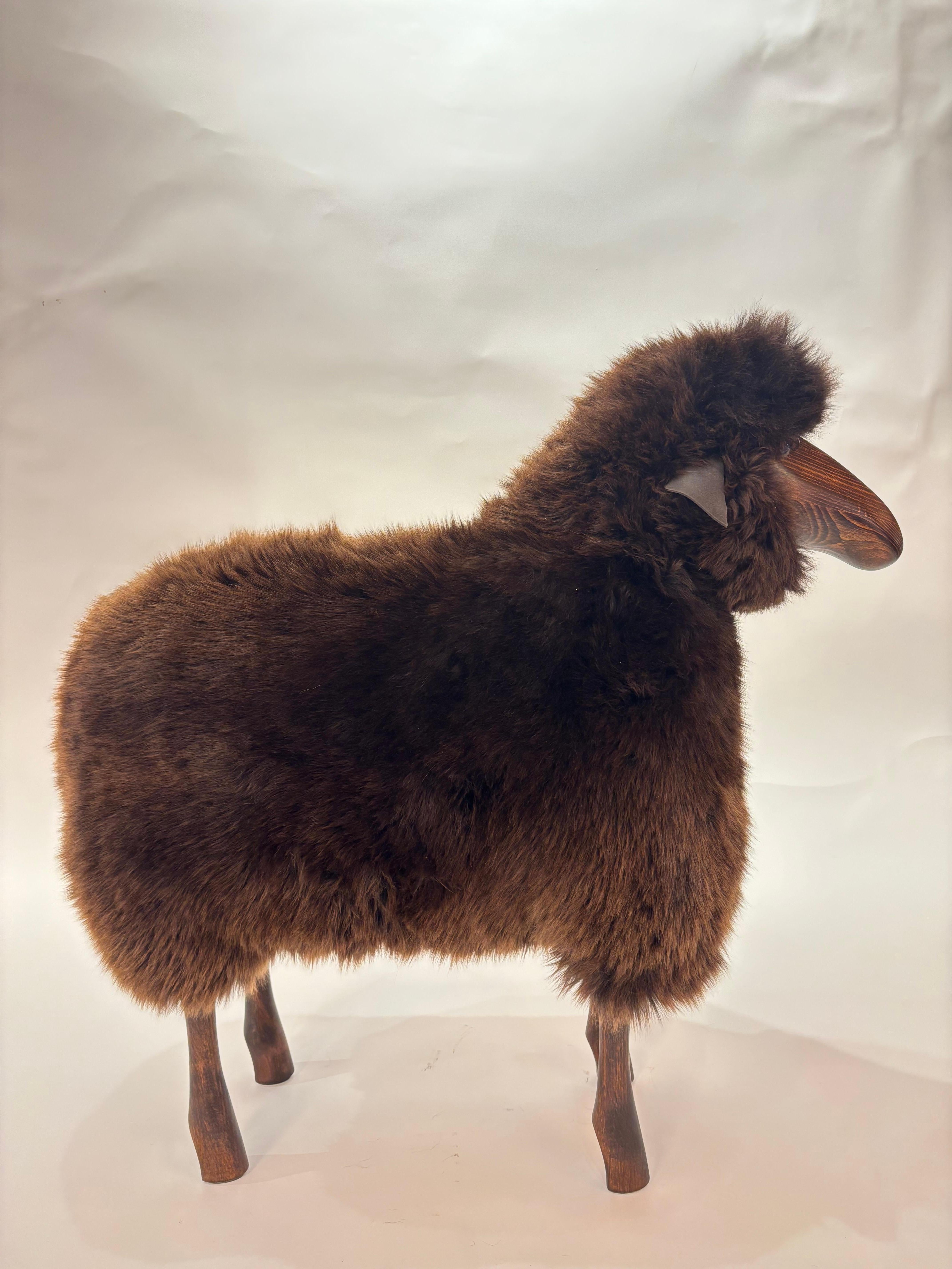 Allemand Handmade sheep in brown fur and teak wood by Hans Peter Krafft, Meier Germany. en vente