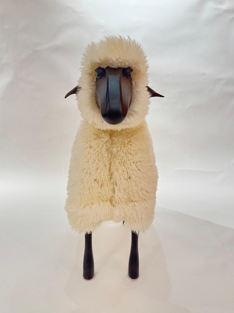 Handmade sheep in white wool and wood by Hans Peter Krafft, Meier