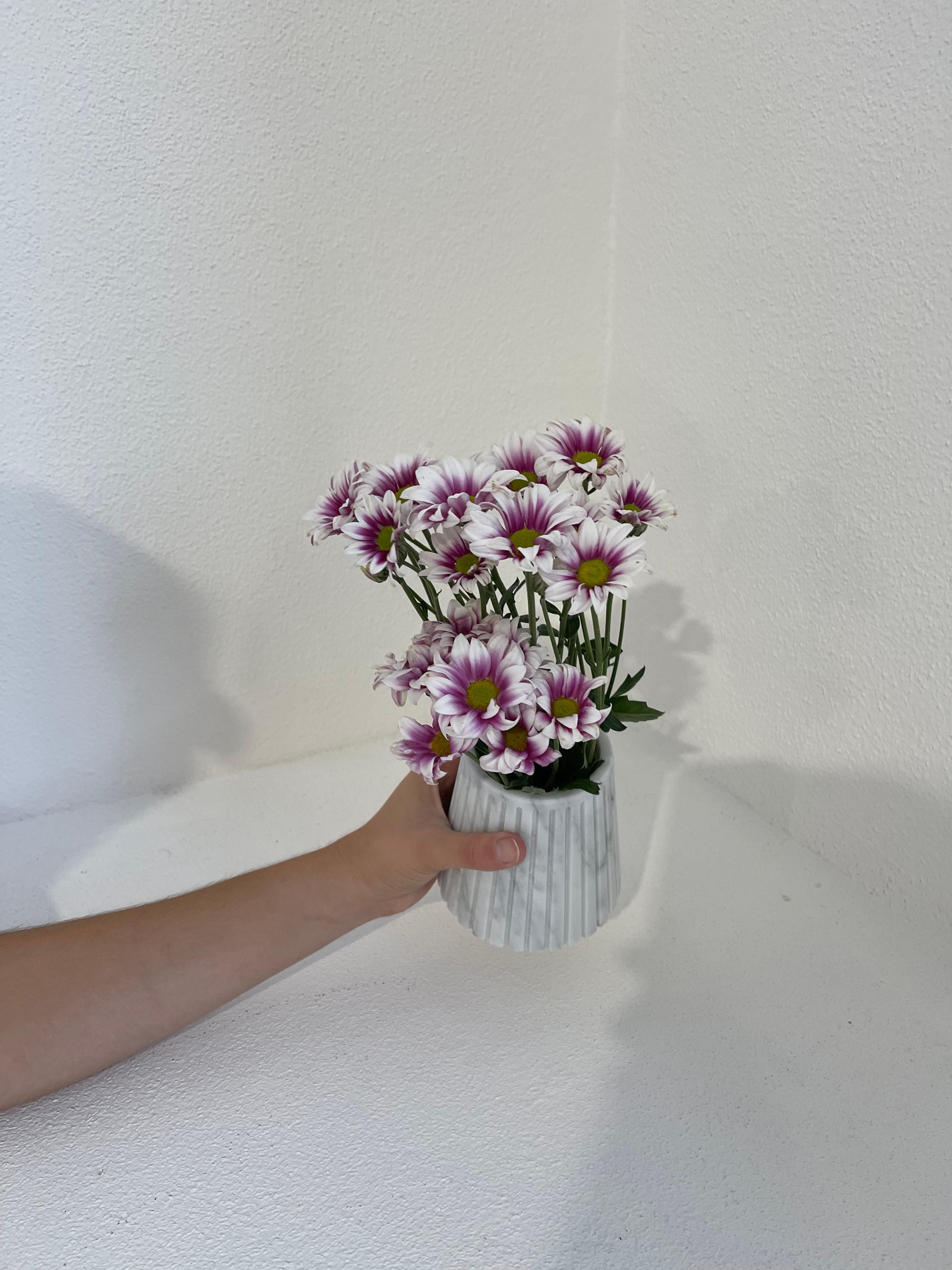Handmade Short Striped Vase in White Carrara Marble For Sale 1
