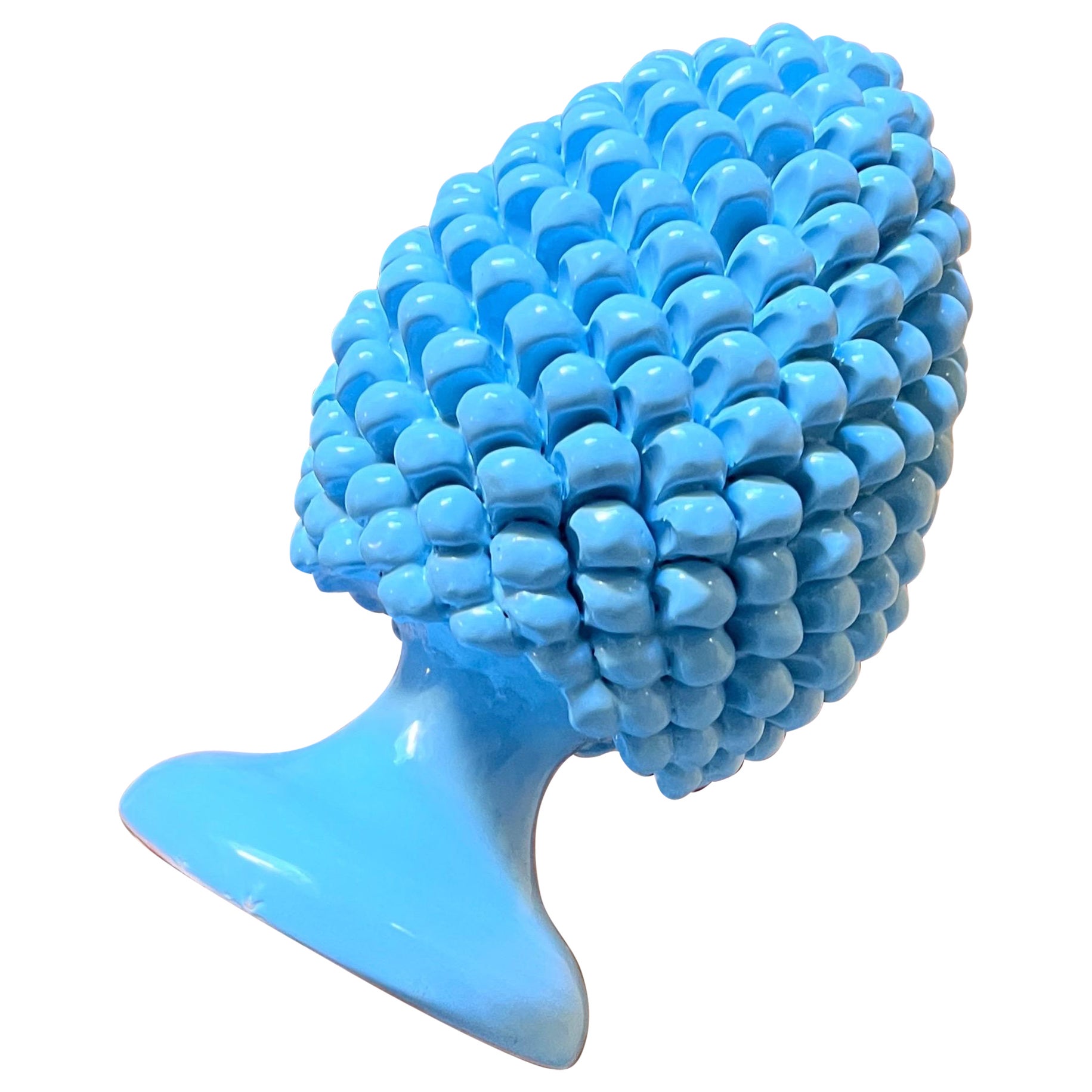Ceramiche siciliane fatte a mano con pinoli e noci in vendita