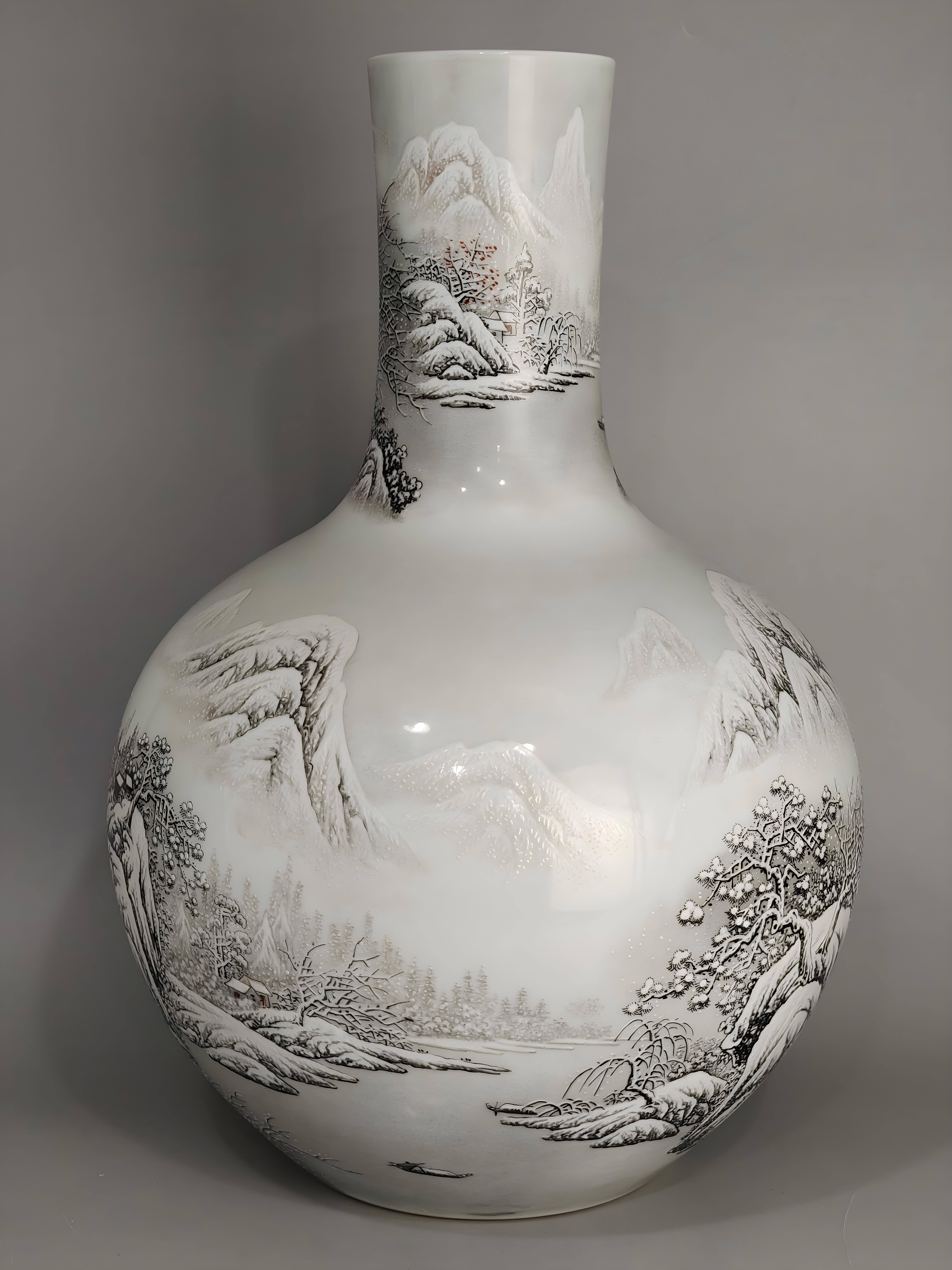 Porcelaine Vase en porcelaine de paysage de neige fait à la main, Chine Jingdezhen en vente