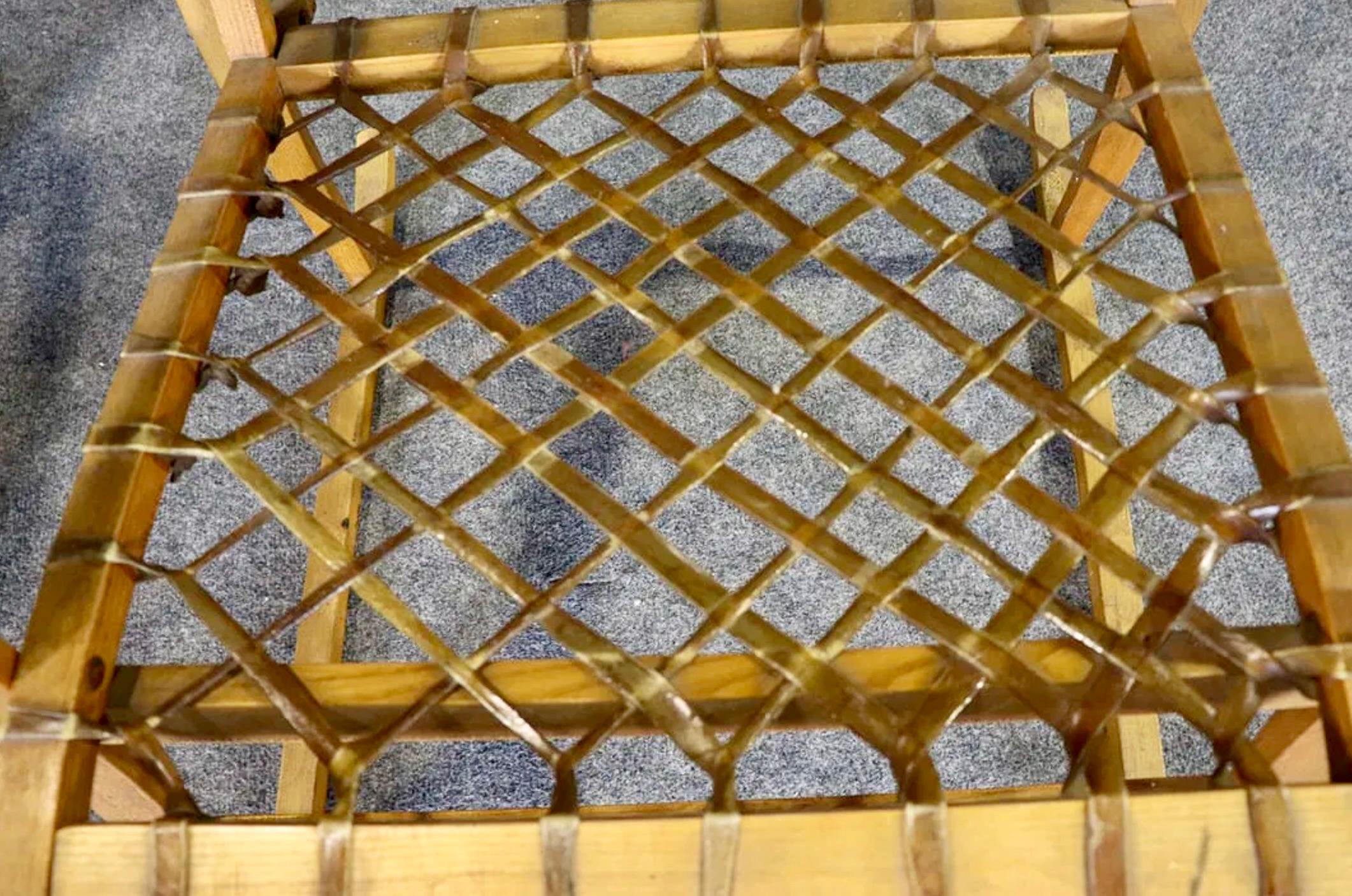Bois cintré Fauteuils raquettes faits main en vente