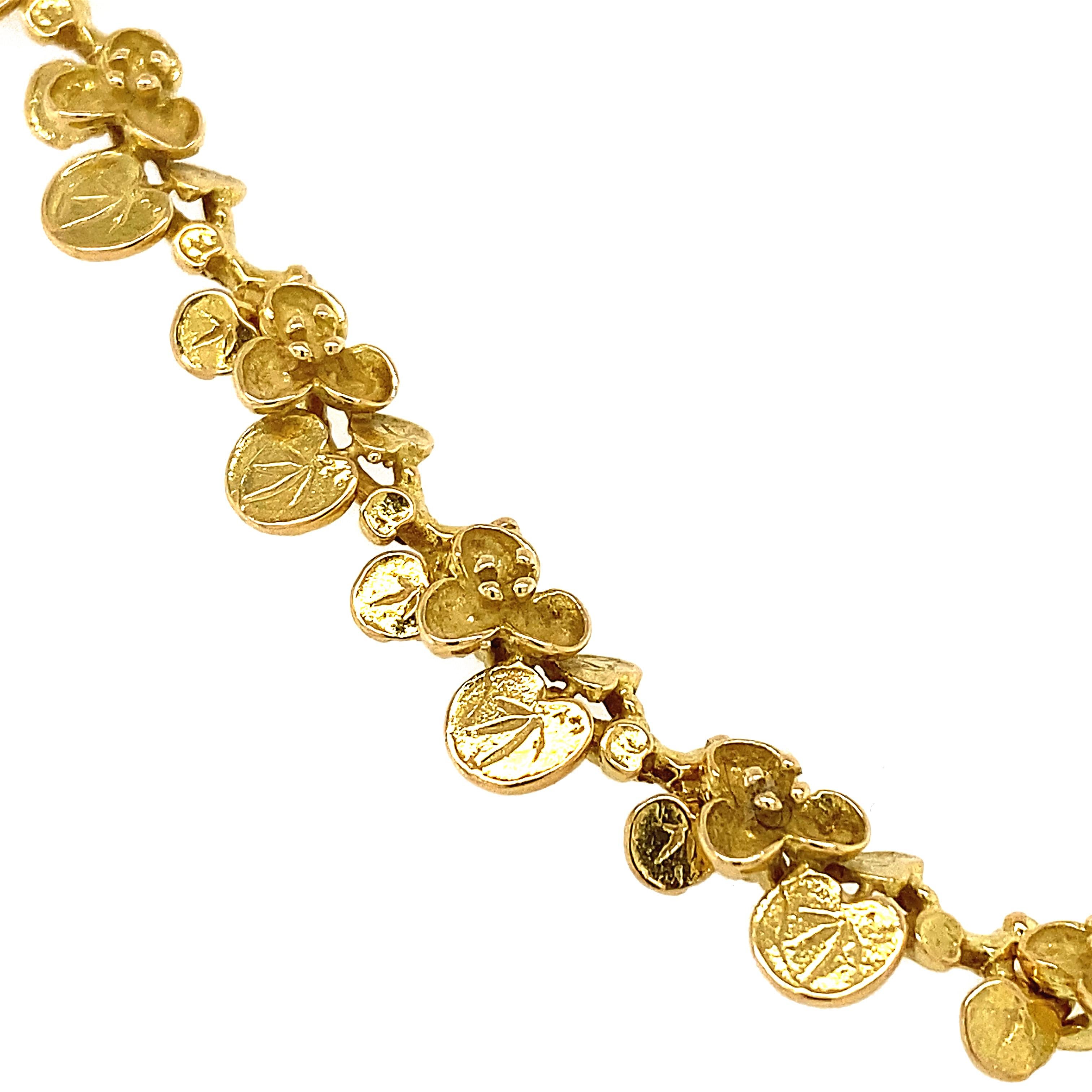 Contemporaneo Collana a catena con ninfea solida da 49,7 grammi 14K fatta a mano in vendita