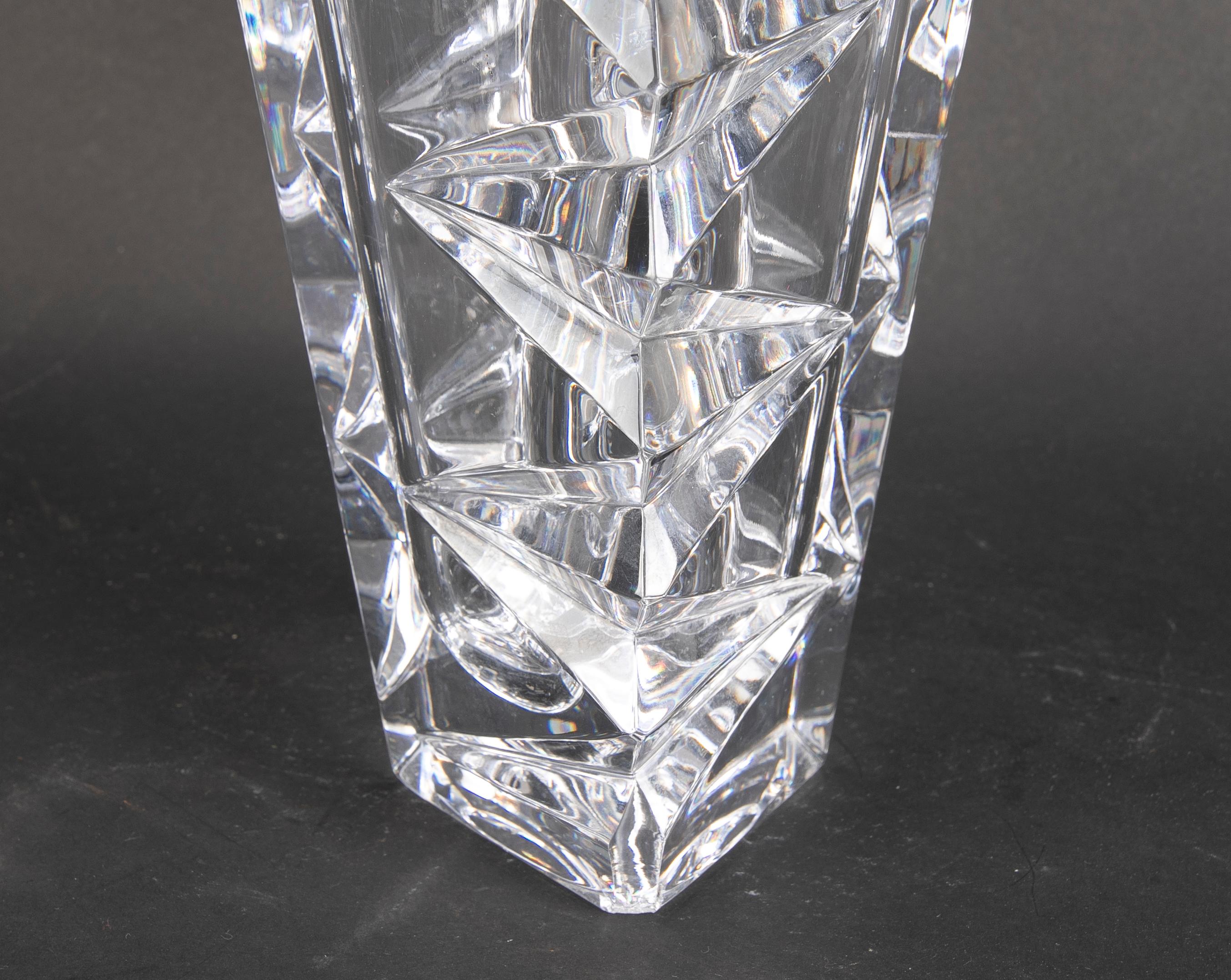 Handgefertigte Vase aus massivem Kristall im Angebot 6