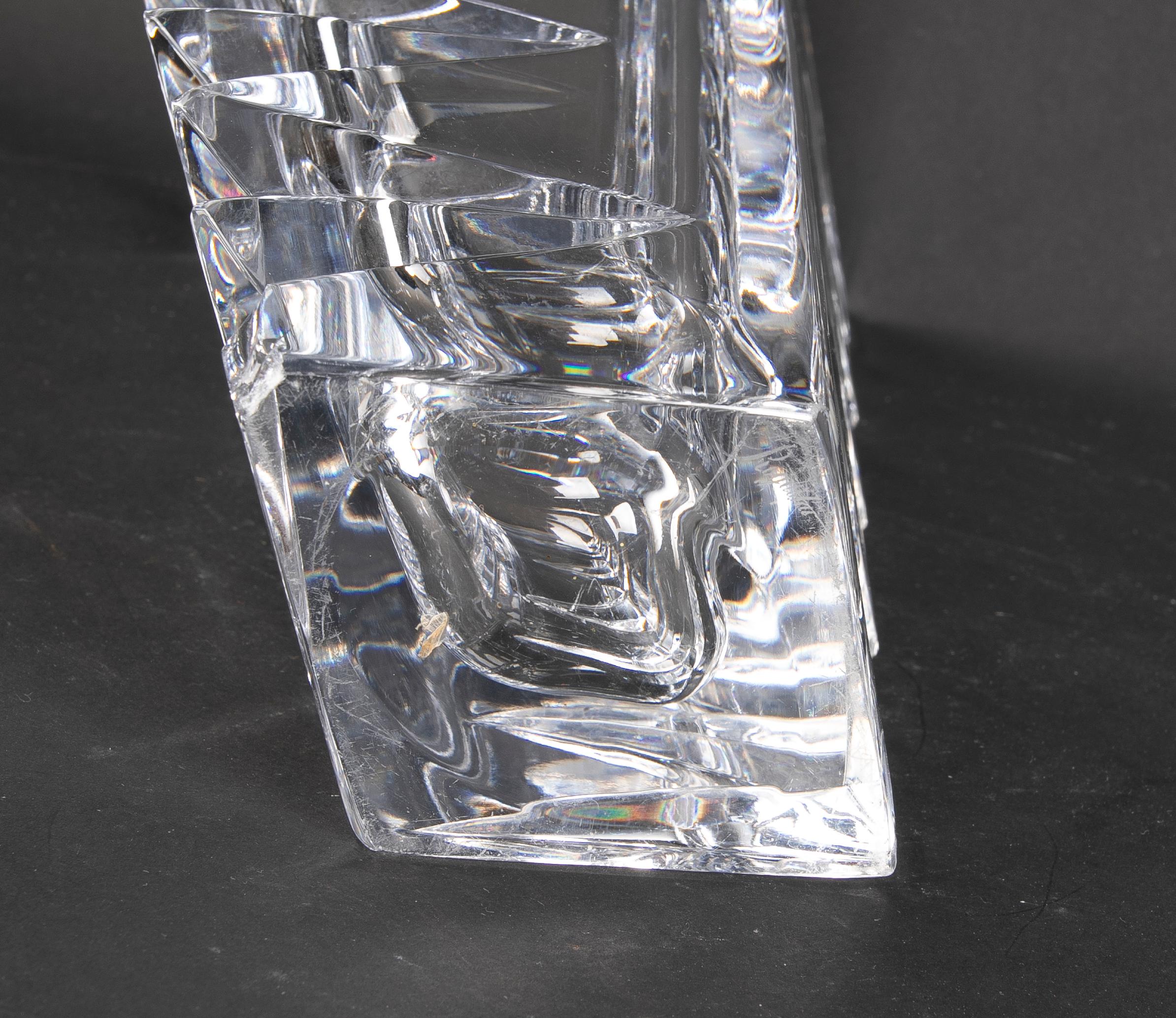 Handgefertigte Vase aus massivem Kristall im Angebot 8