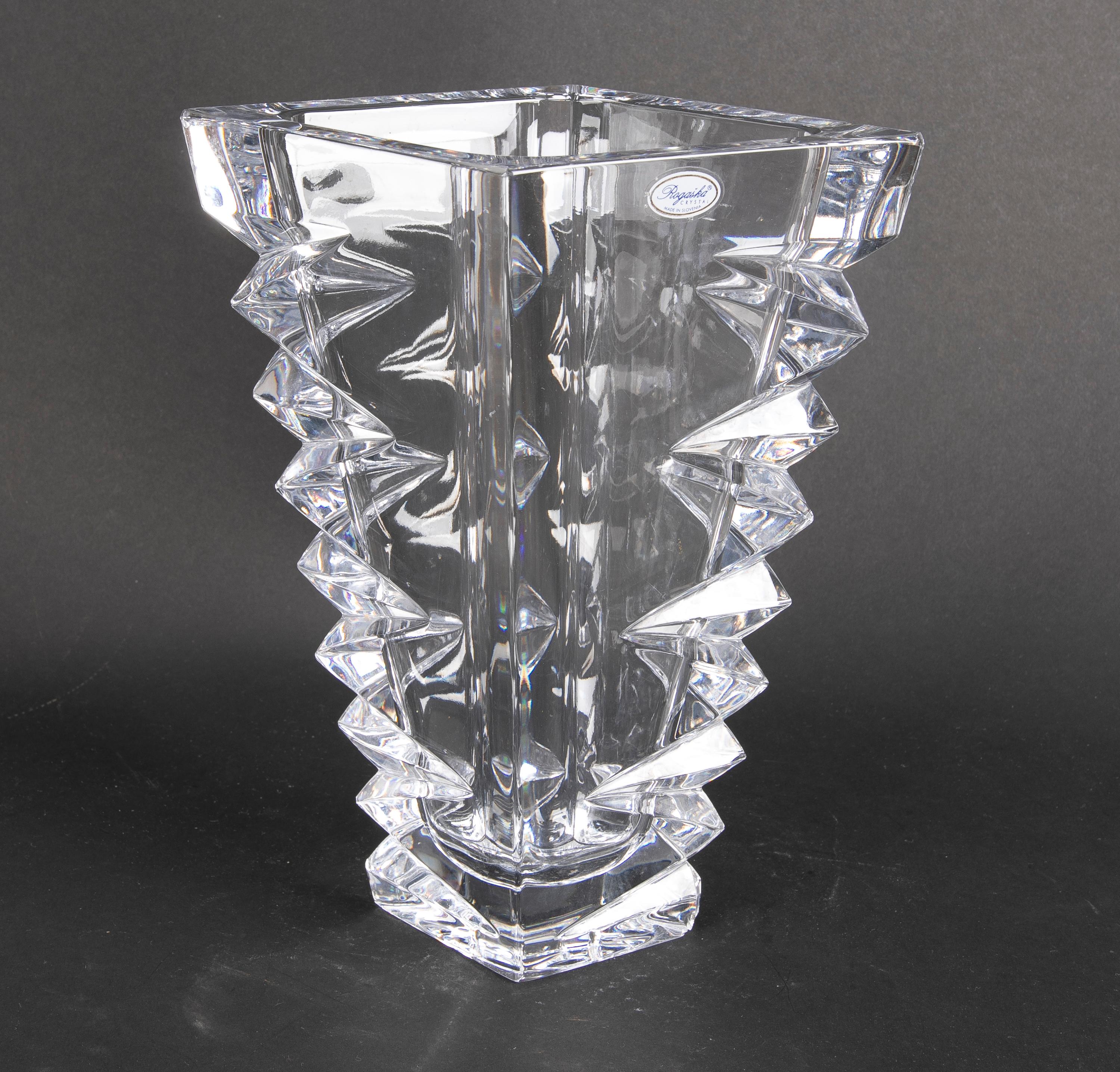 Handgefertigte Vase aus massivem Kristall im Angebot 3