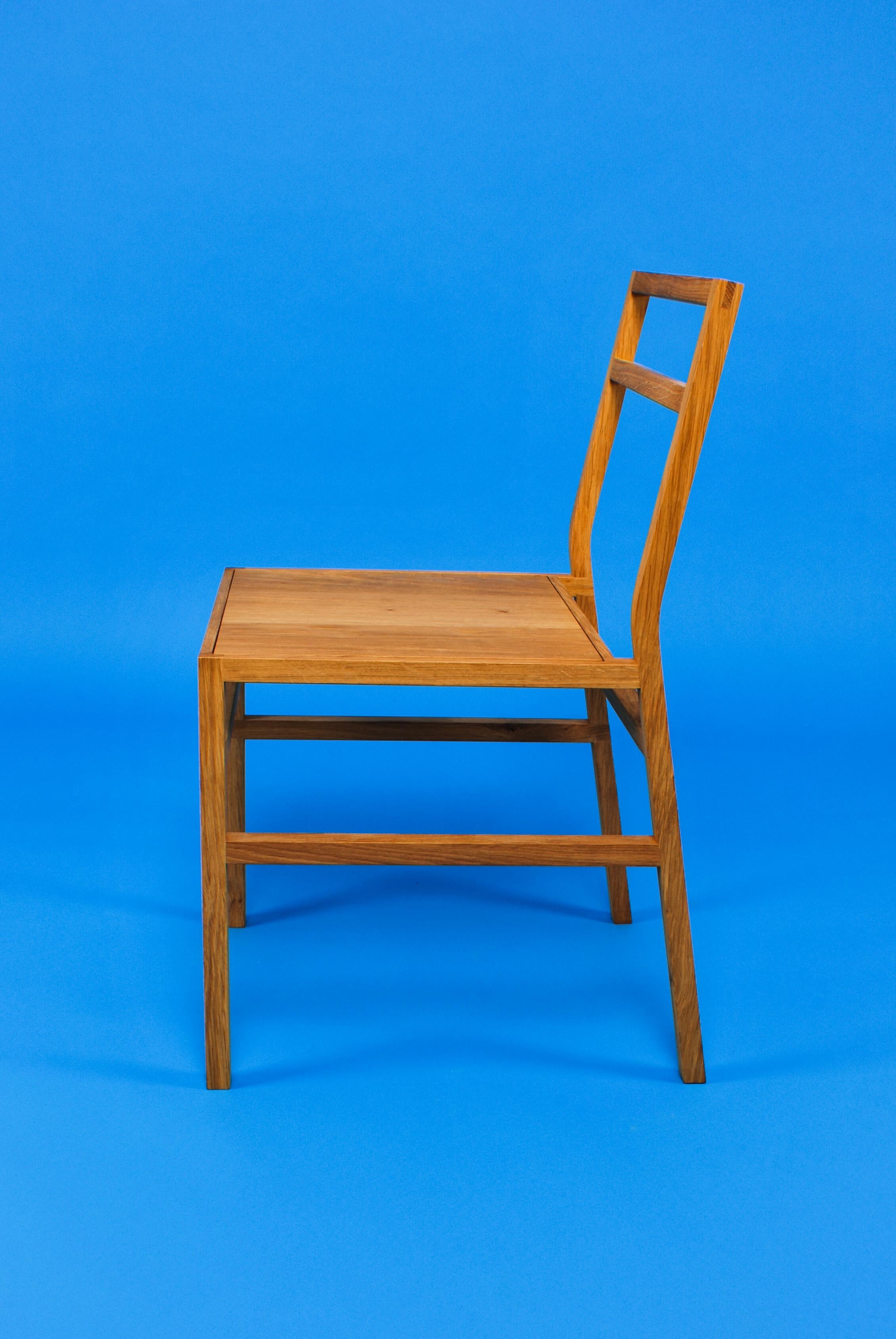 Organique Organic Modernity Dining Chair, Solid Oak, Wood, Handmade, Creator Loose Fit, UK (chaise de salle à manger organique moderne, en chêne massif, en bois, faite à la main) en vente