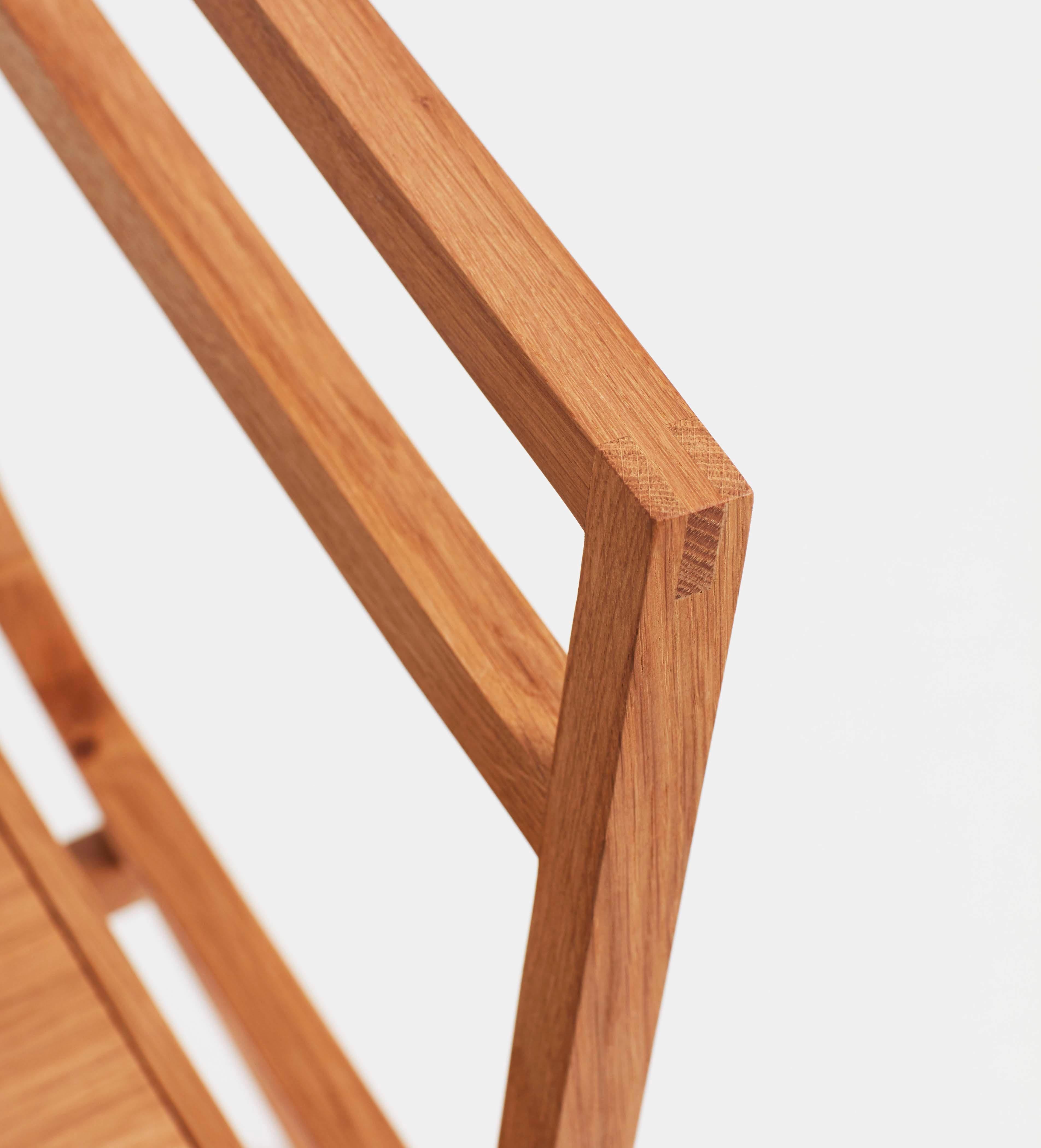 Organic Modernity Dining Chair, Solid Oak, Wood, Handmade, Creator Loose Fit, UK (chaise de salle à manger organique moderne, en chêne massif, en bois, faite à la main) en vente 1