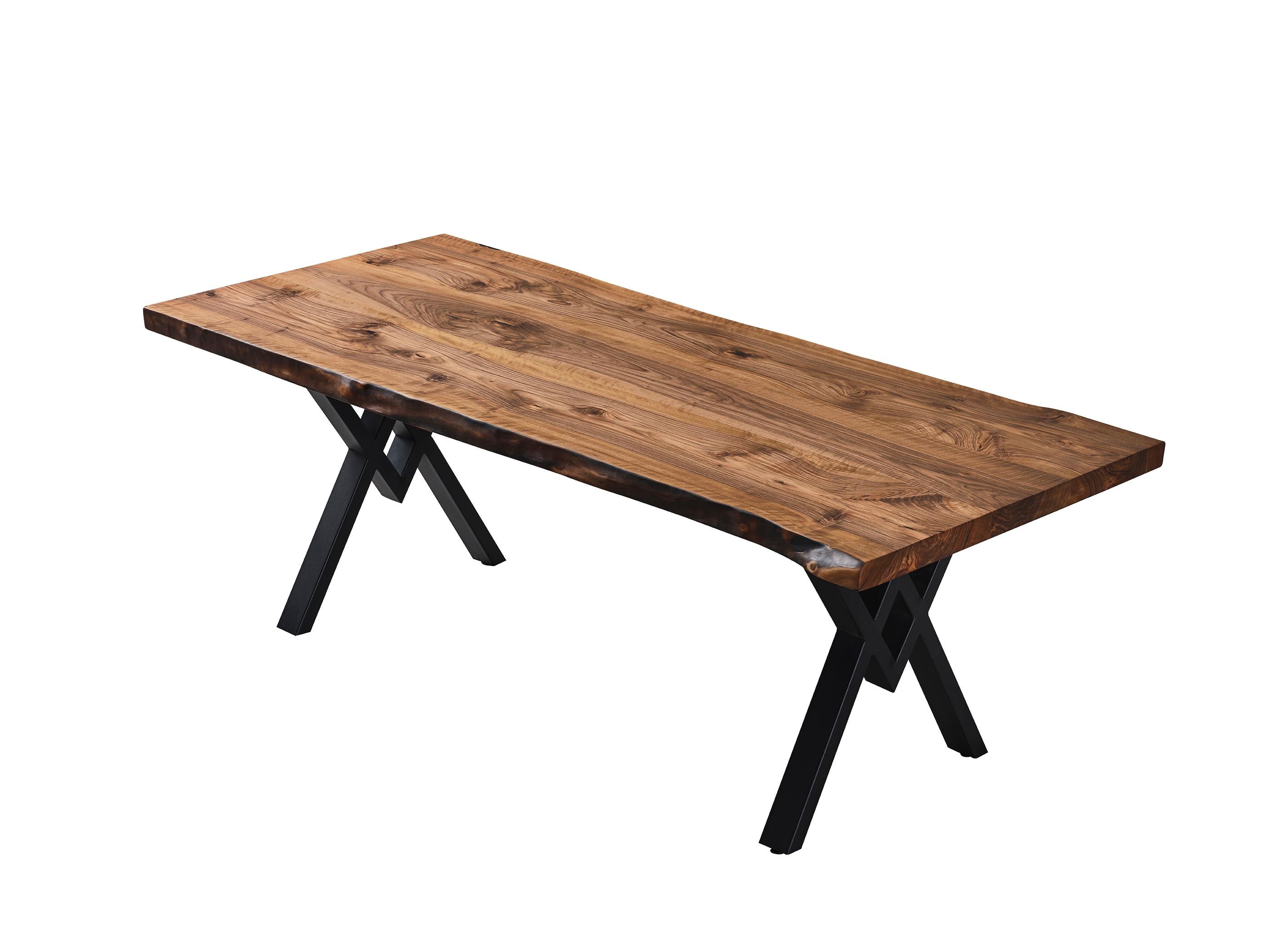 Esstisch mit naturfarbener Kante – Holz, maßgefertigter, handgefertigter Tisch – Schwarzes Nussbaumholz, Naturholz im Zustand „Neu“ im Angebot in İnegöl, TR