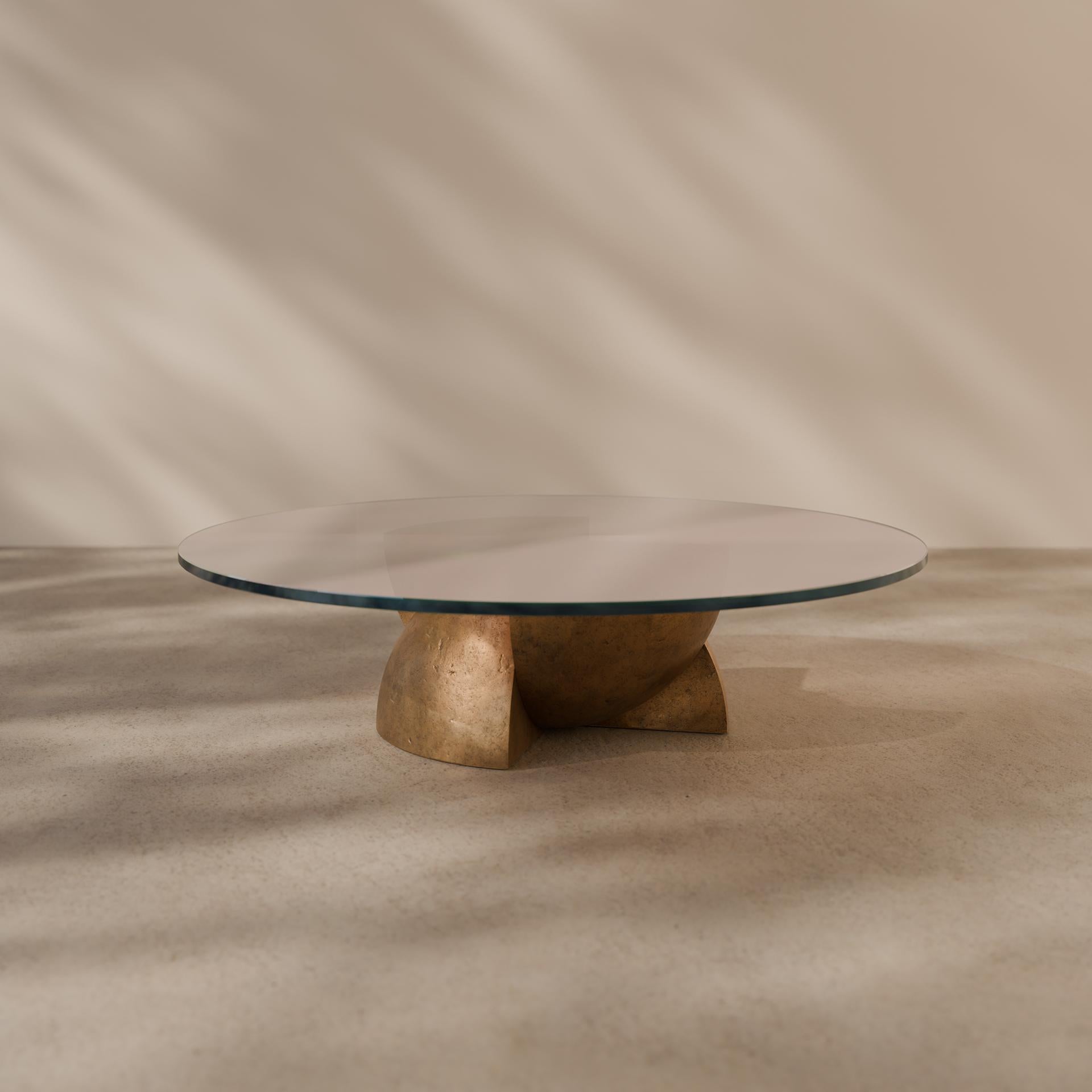 Tavolino da caffè scultoreo 'Axis' in bronzo fuso dell'era spaziale, realizzato a mano In condizioni Nuovo in vendita a London, GB