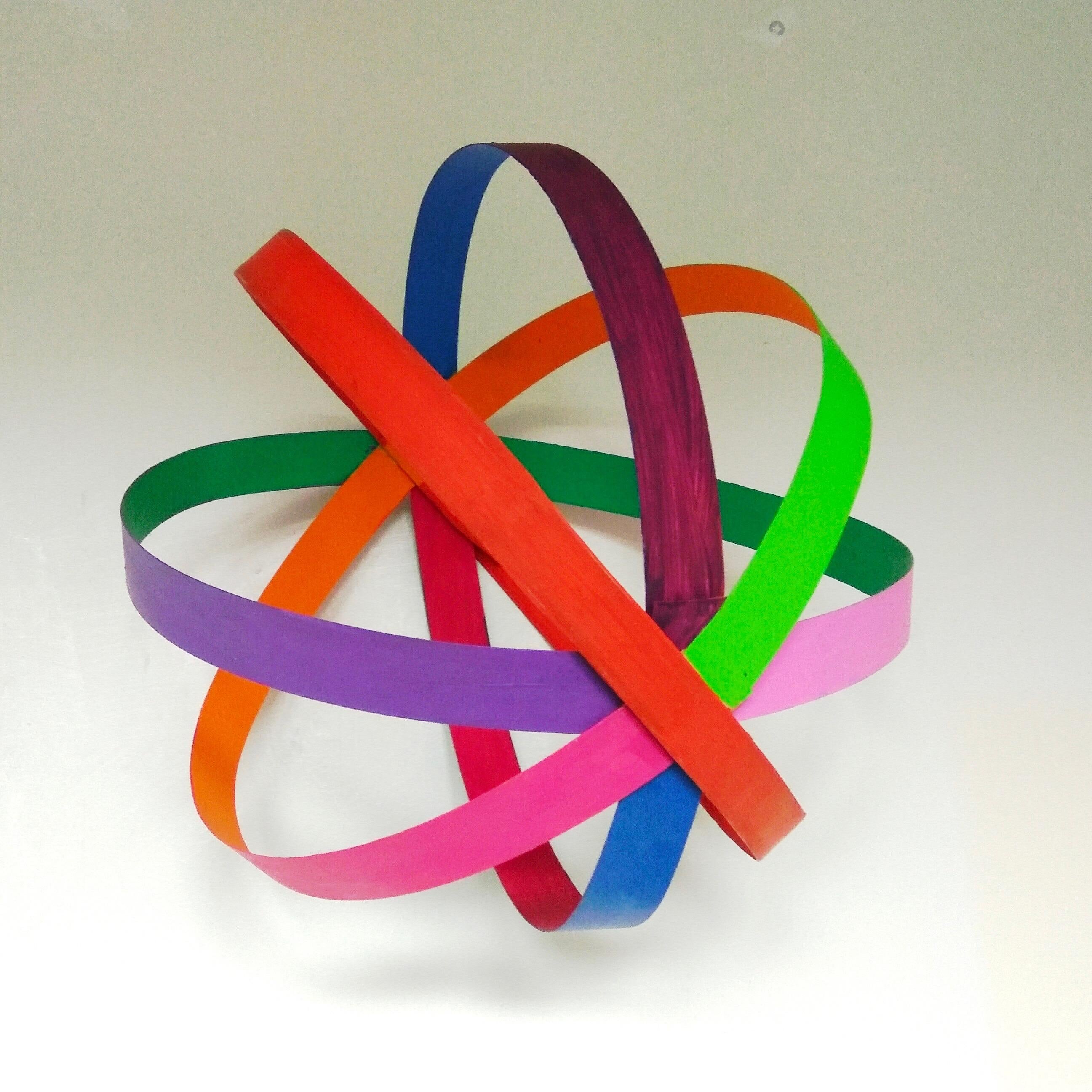 Sphère de couleurs faite à la main par Le Meduse
Pièce unique
Dimensions : L 30, P 30, H 30 cm : L 30, P 30, H 30 cm
MATERIAL : Bois peint.

Chaque modèle est unique car il est fabriqué à la main, il peut être reproduit de manière similaire mais pas
