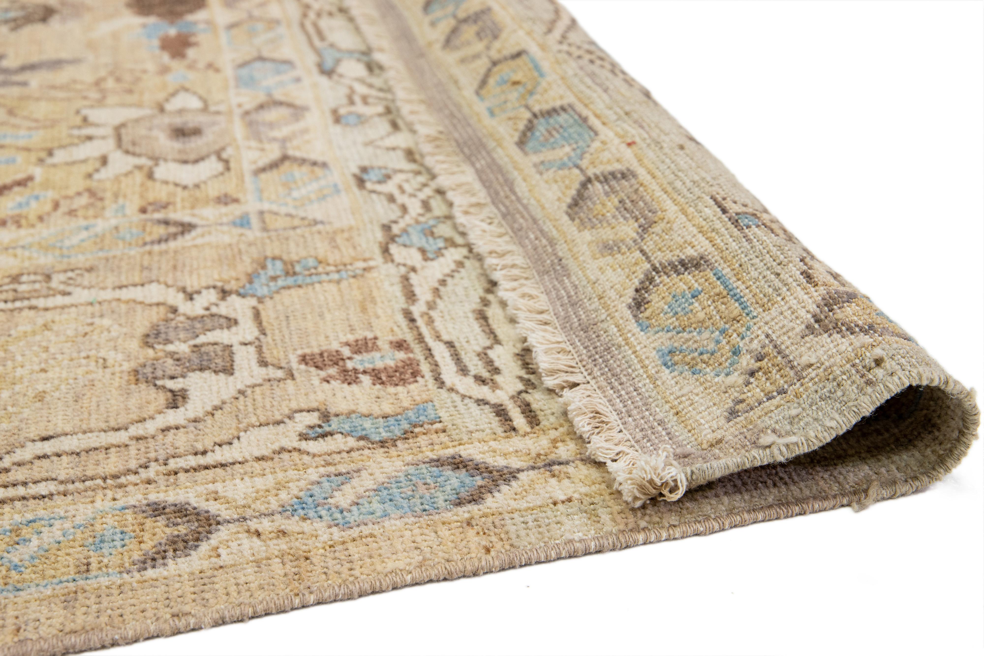 Handgefertigter quadratischer beiger Sultanabad-Wollteppich in Beige mit modernem Allover-Design (Persisch) im Angebot