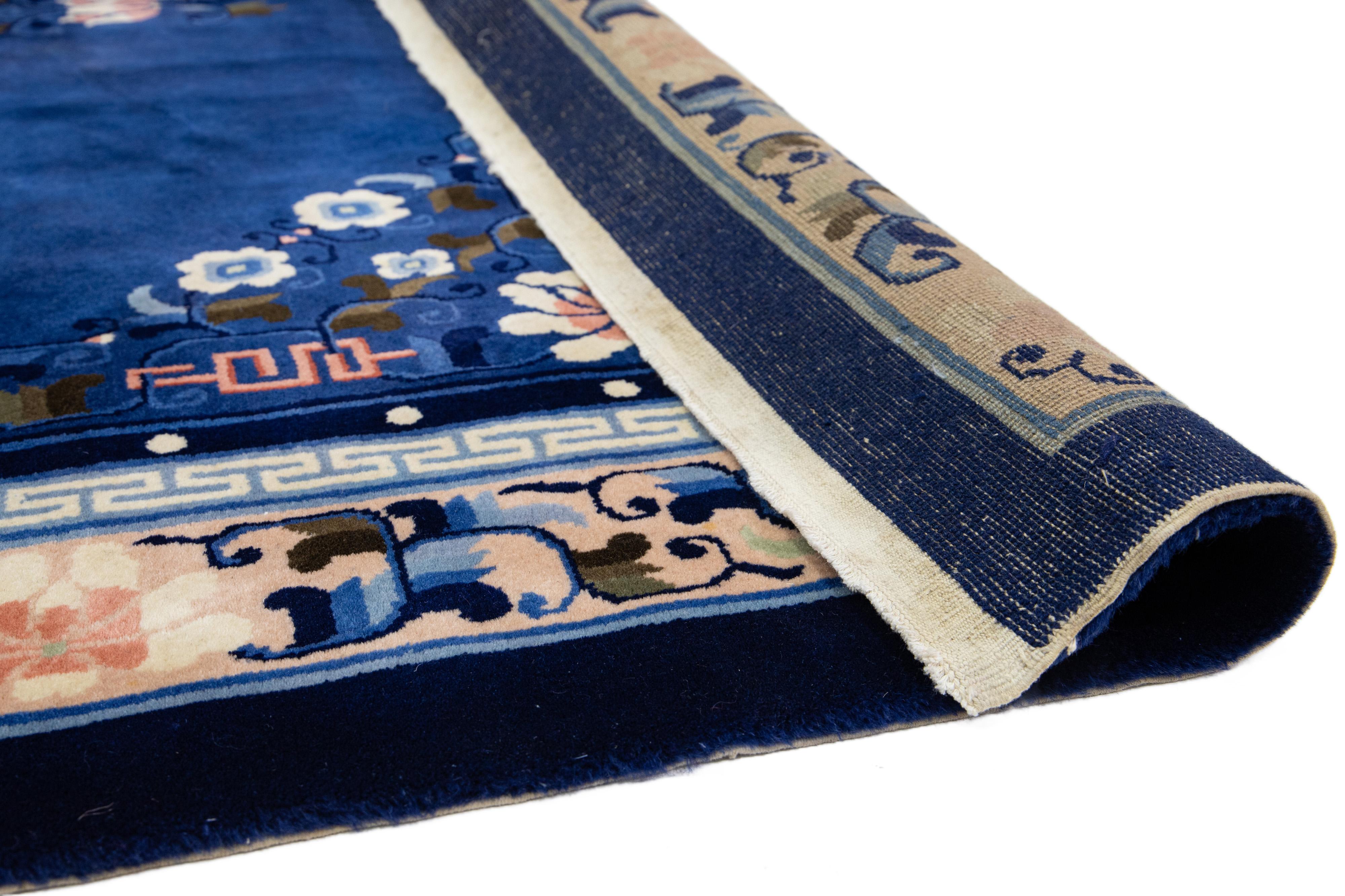 Handgefertigter Quadratischer Blauer Antiker Wollteppich Entworfen Art Deco Fl (Chinesischer Export) im Angebot
